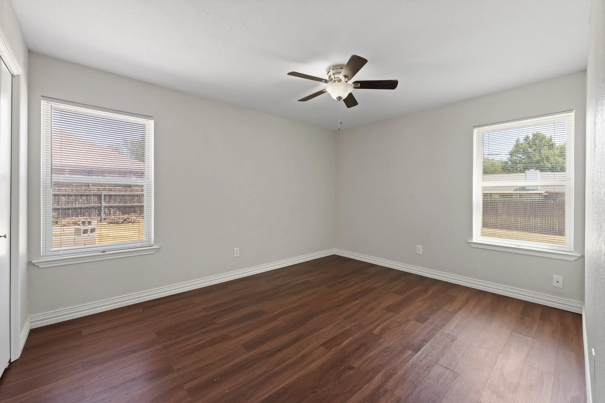 Single Family Residence For Sale in Johnson County , 433 Black Oak Lane, Burleson, Texas 76028, 3 Bedroom, 2 Bathroom, 2 Garage spaces, 1,225 Sqft, built in 1983, mls#21375025, Real Estate Agent in Burleson, Homes For Sale in Johnson county, Homes For Sale in Burleson, Realtor in Burleson Texas, Real Estate Brokerage Independent Realty Texas, Luminita Cordes Realtor