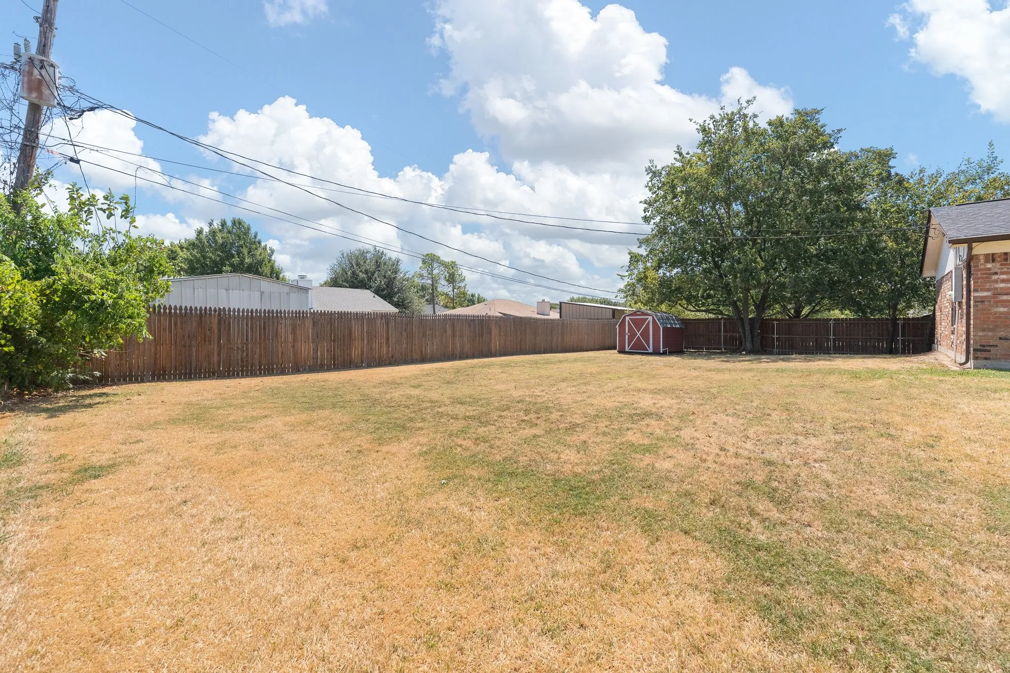 Single Family Residence For Sale in Johnson County , 433 Black Oak Lane, Burleson, Texas 76028, 3 Bedroom, 2 Bathroom, 2 Garage spaces, 1,225 Sqft, built in 1983, mls#21375025, Real Estate Agent in Burleson, Homes For Sale in Johnson county, Homes For Sale in Burleson, Realtor in Burleson Texas, Real Estate Brokerage Independent Realty Texas, Luminita Cordes Realtor
