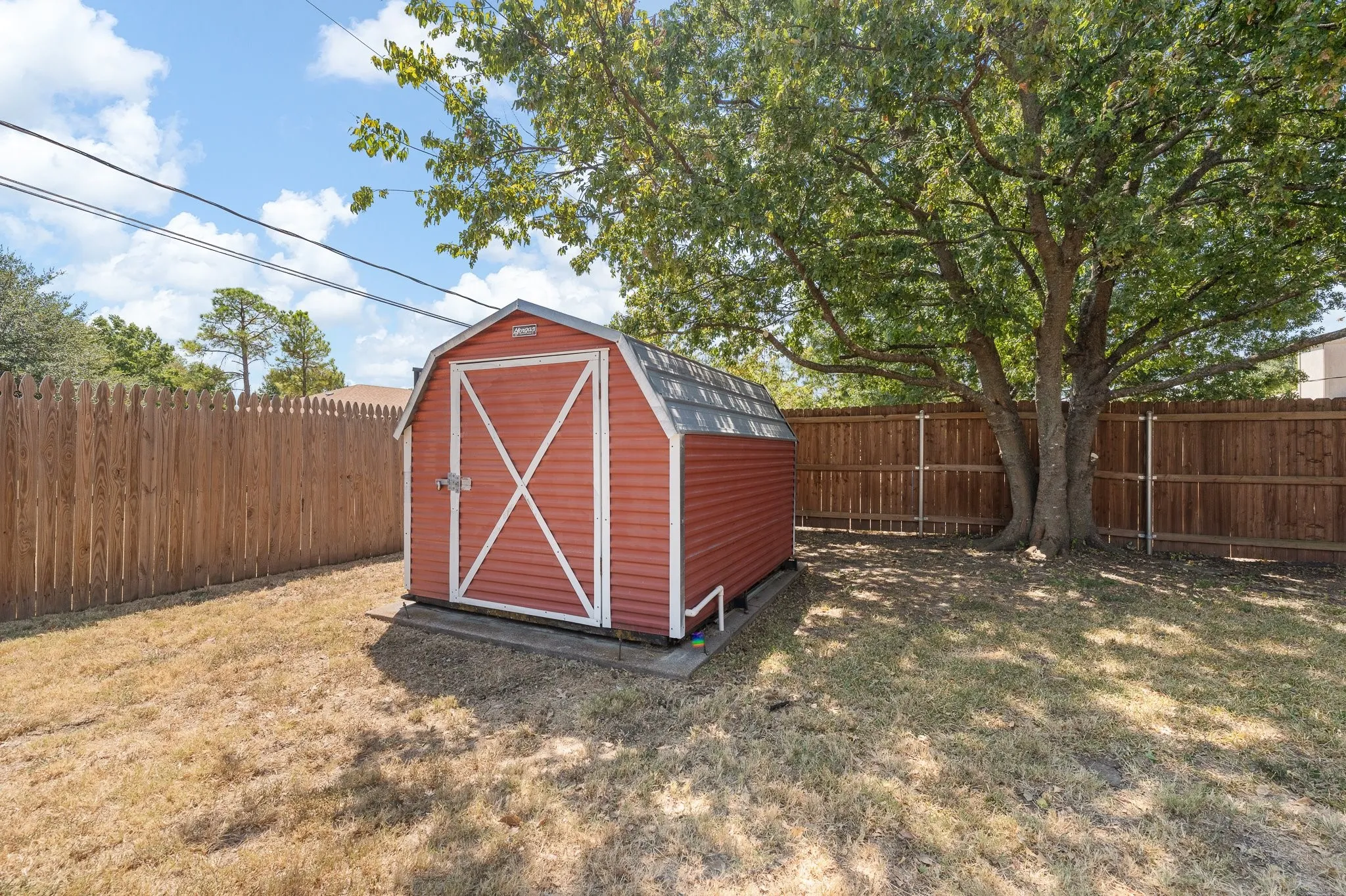 Single Family Residence For Sale in Johnson County , 433 Black Oak Lane, Burleson, Texas 76028, 3 Bedroom, 2 Bathroom, 2 Garage spaces, 1,225 Sqft, built in 1983, mls#21375025, Real Estate Agent in Burleson, Homes For Sale in Johnson county, Homes For Sale in Burleson, Realtor in Burleson Texas, Real Estate Brokerage Independent Realty Texas, Luminita Cordes Realtor