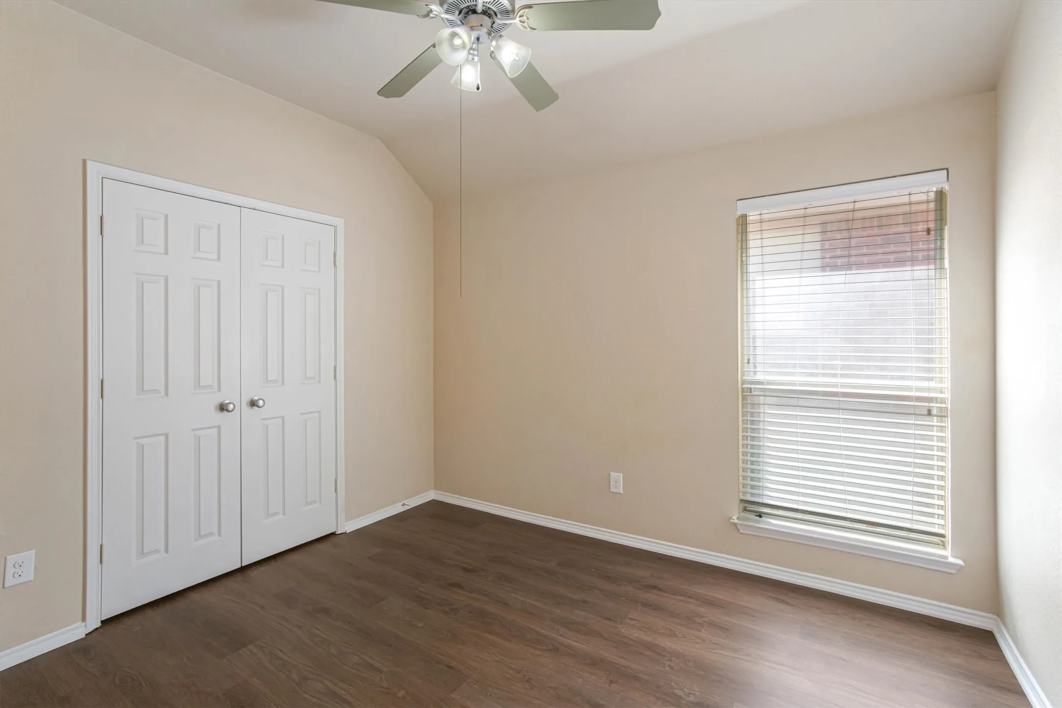 Single Family Residence For Rent in Denton County , 2508 Lakeshore Drive, Flower Mound, Texas 75028, 3 Bedroom, 2 Bathroom, 2 Garage spaces, 1,428 Sqft, built in 1992, mls#21348065, Real Estate Agent in Flower Mound, Homes For Rent in Denton county, Homes For Rent in Flower Mound, Realtor in Flower Mound Texas, Real Estate Brokerage Independent Realty Texas, Luminita Cordes Realtor