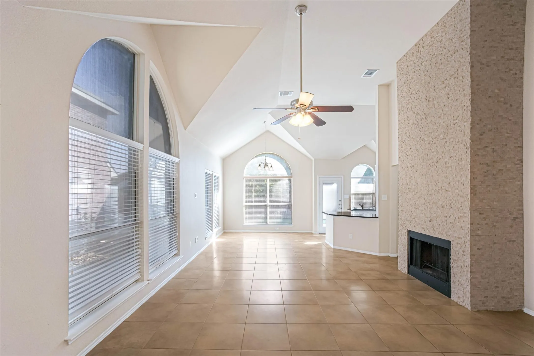 Tall ceilings, light, bright, and open living area