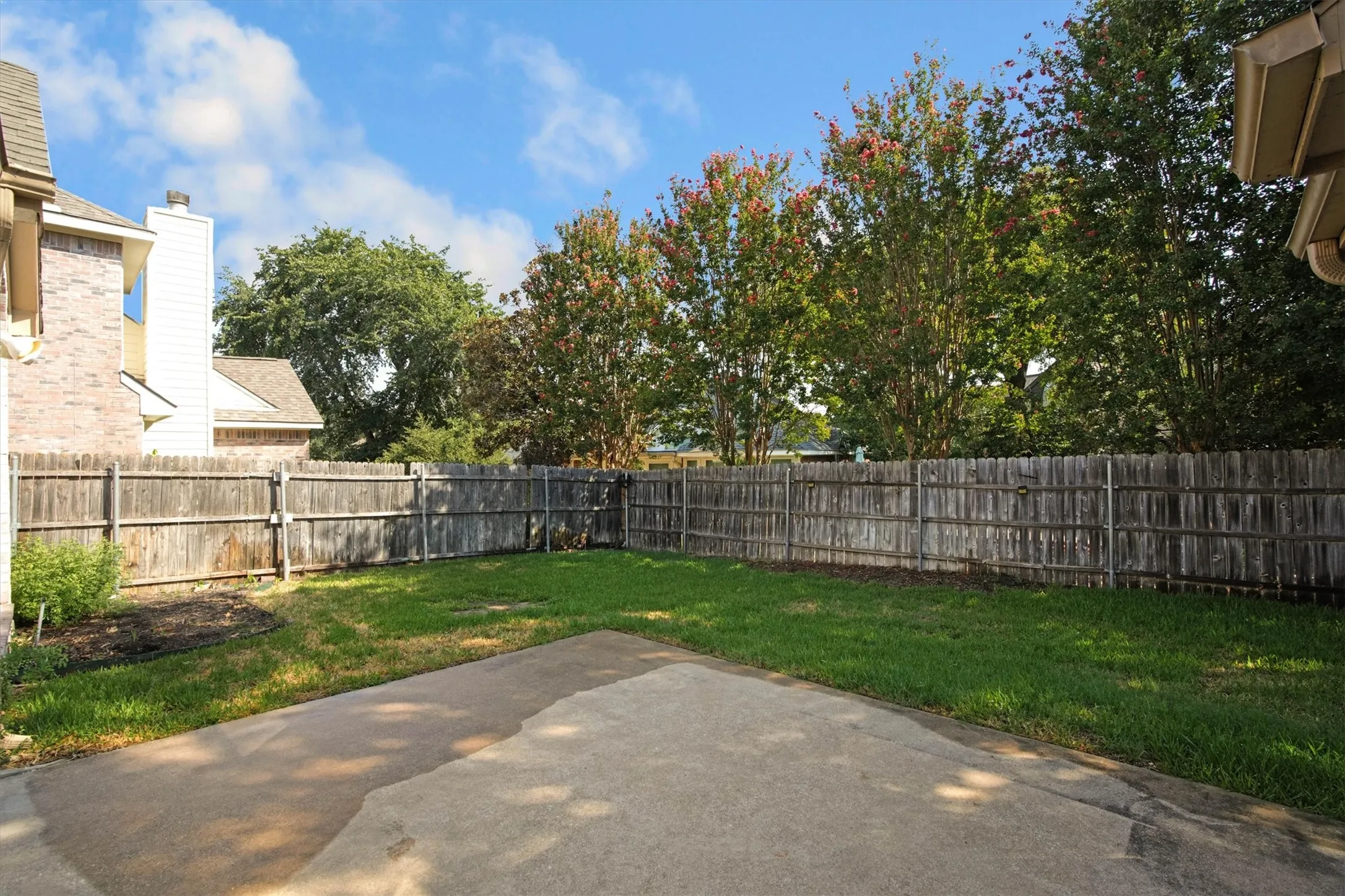 Single Family Residence For Rent in Denton County , 2508 Lakeshore Drive, Flower Mound, Texas 75028, 3 Bedroom, 2 Bathroom, 2 Garage spaces, 1,428 Sqft, built in 1992, mls#21348065, Real Estate Agent in Flower Mound, Homes For Rent in Denton county, Homes For Rent in Flower Mound, Realtor in Flower Mound Texas, Real Estate Brokerage Independent Realty Texas, Luminita Cordes Realtor