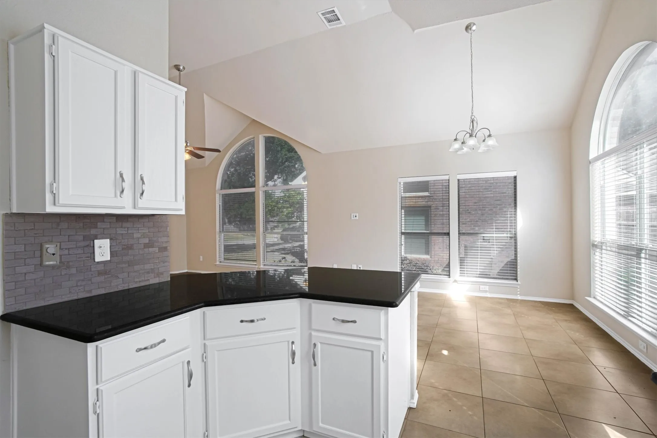Single Family Residence For Rent in Denton County , 2508 Lakeshore Drive, Flower Mound, Texas 75028, 3 Bedroom, 2 Bathroom, 2 Garage spaces, 1,428 Sqft, built in 1992, mls#21348065, Real Estate Agent in Flower Mound, Homes For Rent in Denton county, Homes For Rent in Flower Mound, Realtor in Flower Mound Texas, Real Estate Brokerage Independent Realty Texas, Luminita Cordes Realtor