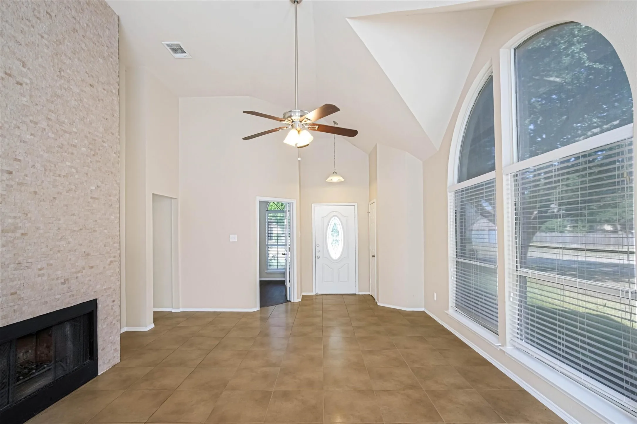 Single Family Residence For Rent in Denton County , 2508 Lakeshore Drive, Flower Mound, Texas 75028, 3 Bedroom, 2 Bathroom, 2 Garage spaces, 1,428 Sqft, built in 1992, mls#21348065, Real Estate Agent in Flower Mound, Homes For Rent in Denton county, Homes For Rent in Flower Mound, Realtor in Flower Mound Texas, Real Estate Brokerage Independent Realty Texas, Luminita Cordes Realtor