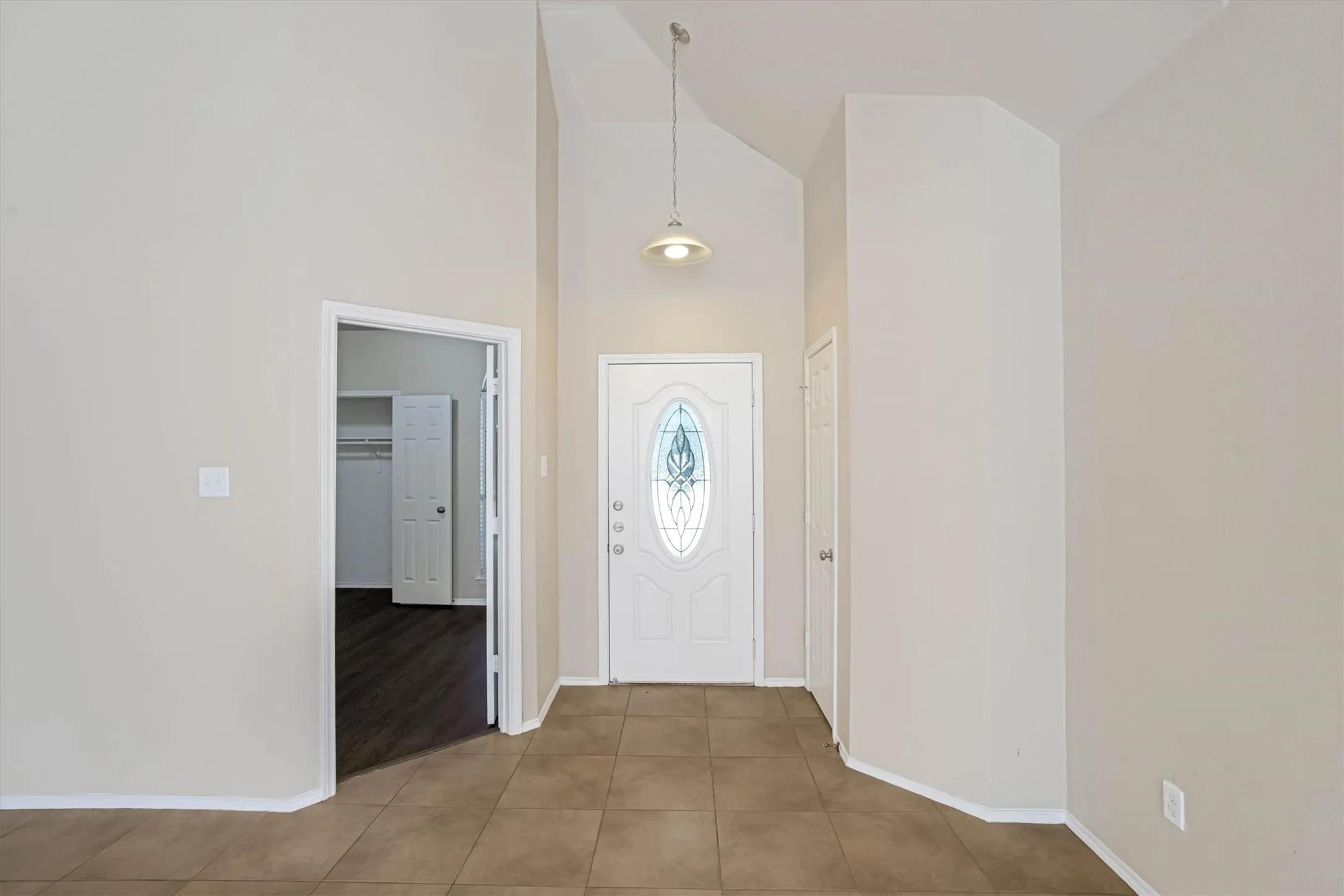 Single Family Residence For Rent in Denton County , 2508 Lakeshore Drive, Flower Mound, Texas 75028, 3 Bedroom, 2 Bathroom, 2 Garage spaces, 1,428 Sqft, built in 1992, mls#21348065, Real Estate Agent in Flower Mound, Homes For Rent in Denton county, Homes For Rent in Flower Mound, Realtor in Flower Mound Texas, Real Estate Brokerage Independent Realty Texas, Luminita Cordes Realtor