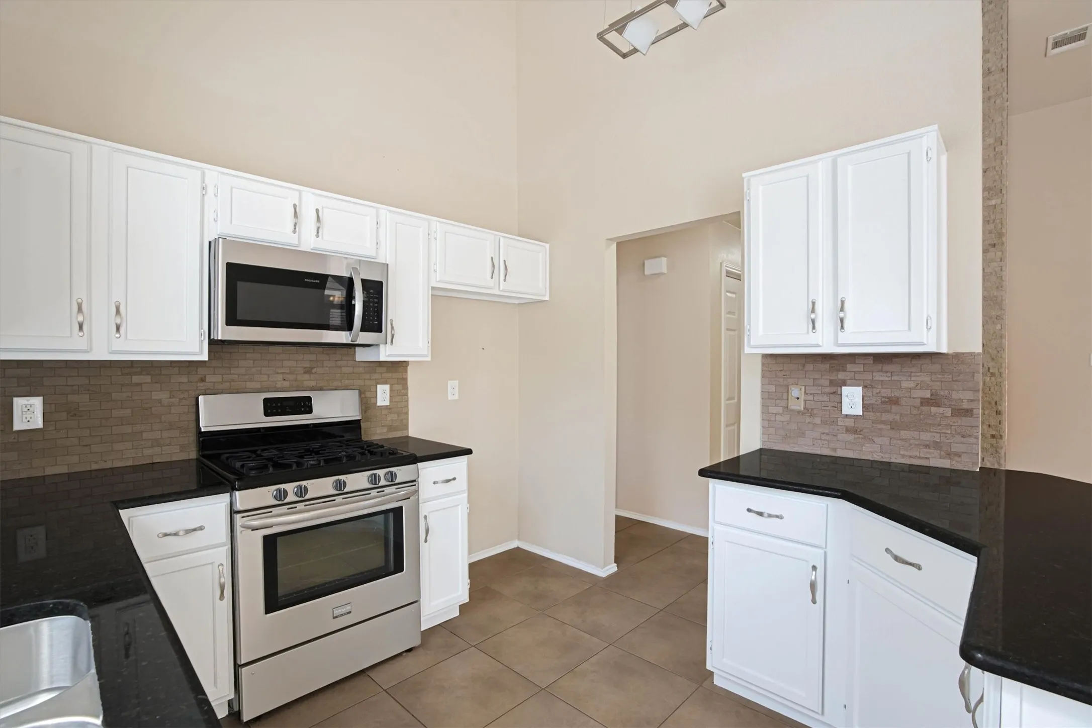 Single Family Residence For Rent in Denton County , 2508 Lakeshore Drive, Flower Mound, Texas 75028, 3 Bedroom, 2 Bathroom, 2 Garage spaces, 1,428 Sqft, built in 1992, mls#21348065, Real Estate Agent in Flower Mound, Homes For Rent in Denton county, Homes For Rent in Flower Mound, Realtor in Flower Mound Texas, Real Estate Brokerage Independent Realty Texas, Luminita Cordes Realtor