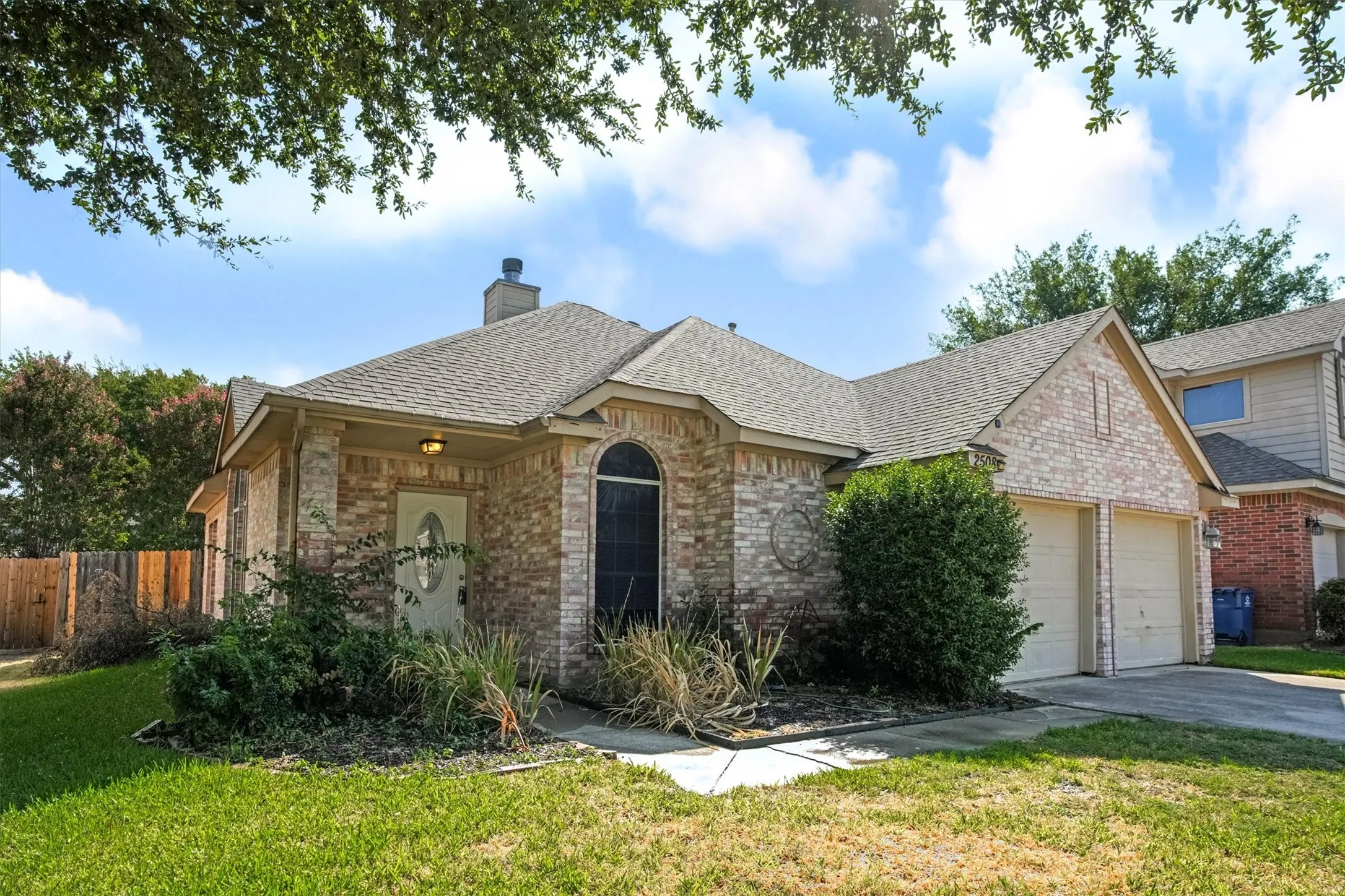 Single Family Residence For Rent in Denton County , 2508 Lakeshore Drive, Flower Mound, Texas 75028, 3 Bedroom, 2 Bathroom, 2 Garage spaces, 1,428 Sqft, built in 1992, mls#21348065, Real Estate Agent in Flower Mound, Homes For Rent in Denton county, Homes For Rent in Flower Mound, Realtor in Flower Mound Texas, Real Estate Brokerage Independent Realty Texas, Luminita Cordes Realtor