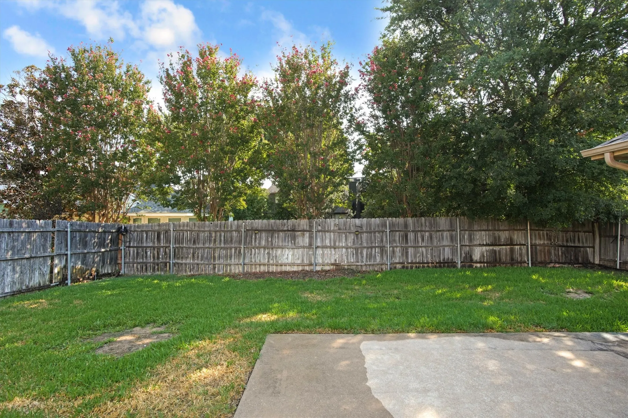 Single Family Residence For Rent in Denton County , 2508 Lakeshore Drive, Flower Mound, Texas 75028, 3 Bedroom, 2 Bathroom, 2 Garage spaces, 1,428 Sqft, built in 1992, mls#21348065, Real Estate Agent in Flower Mound, Homes For Rent in Denton county, Homes For Rent in Flower Mound, Realtor in Flower Mound Texas, Real Estate Brokerage Independent Realty Texas, Luminita Cordes Realtor