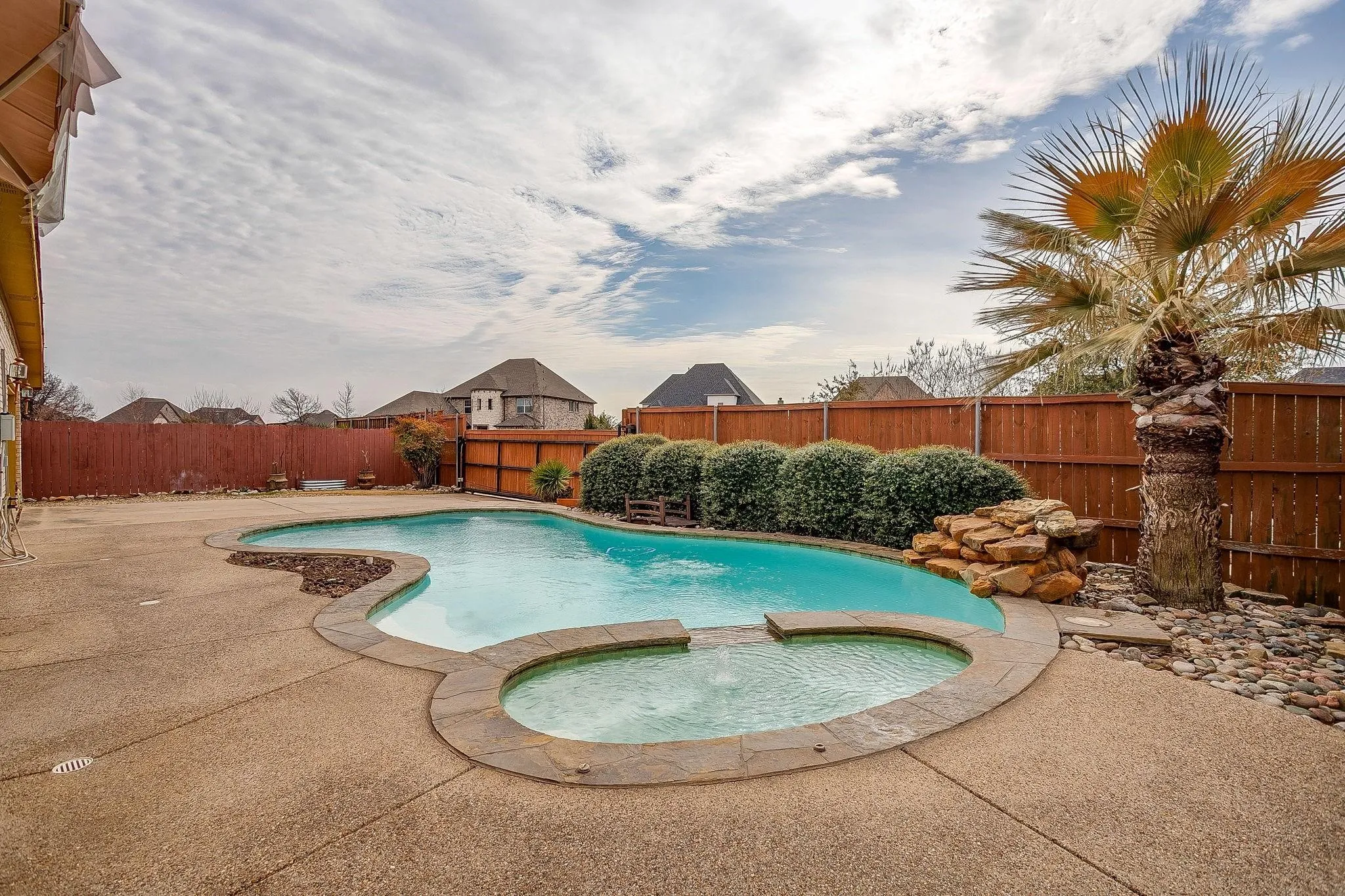 Single Family Residence For Sale in Tarrant County , 420 Vasey Oak Drive, Keller, Texas 76248, 3 Bedroom, 3 Bathroom, 2 Garage spaces, 2,895 Sqft, built in 1995, mls#21376002, Real Estate Agent in Keller, Homes For Sale in Tarrant county, Homes For Sale in Keller, Realtor in Keller Texas, Real Estate Brokerage Independent Realty Texas, Luminita Cordes Realtor