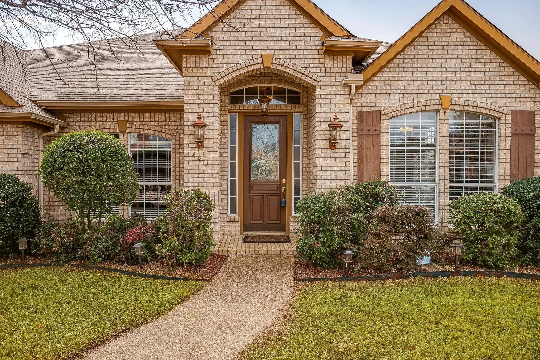 Single Family Residence For Sale in Tarrant County , 420 Vasey Oak Drive, Keller, Texas 76248, 3 Bedroom, 3 Bathroom, 2 Garage spaces, 2,895 Sqft, built in 1995, mls#21376002, Real Estate Agent in Keller, Homes For Sale in Tarrant county, Homes For Sale in Keller, Realtor in Keller Texas, Real Estate Brokerage Independent Realty Texas, Luminita Cordes Realtor