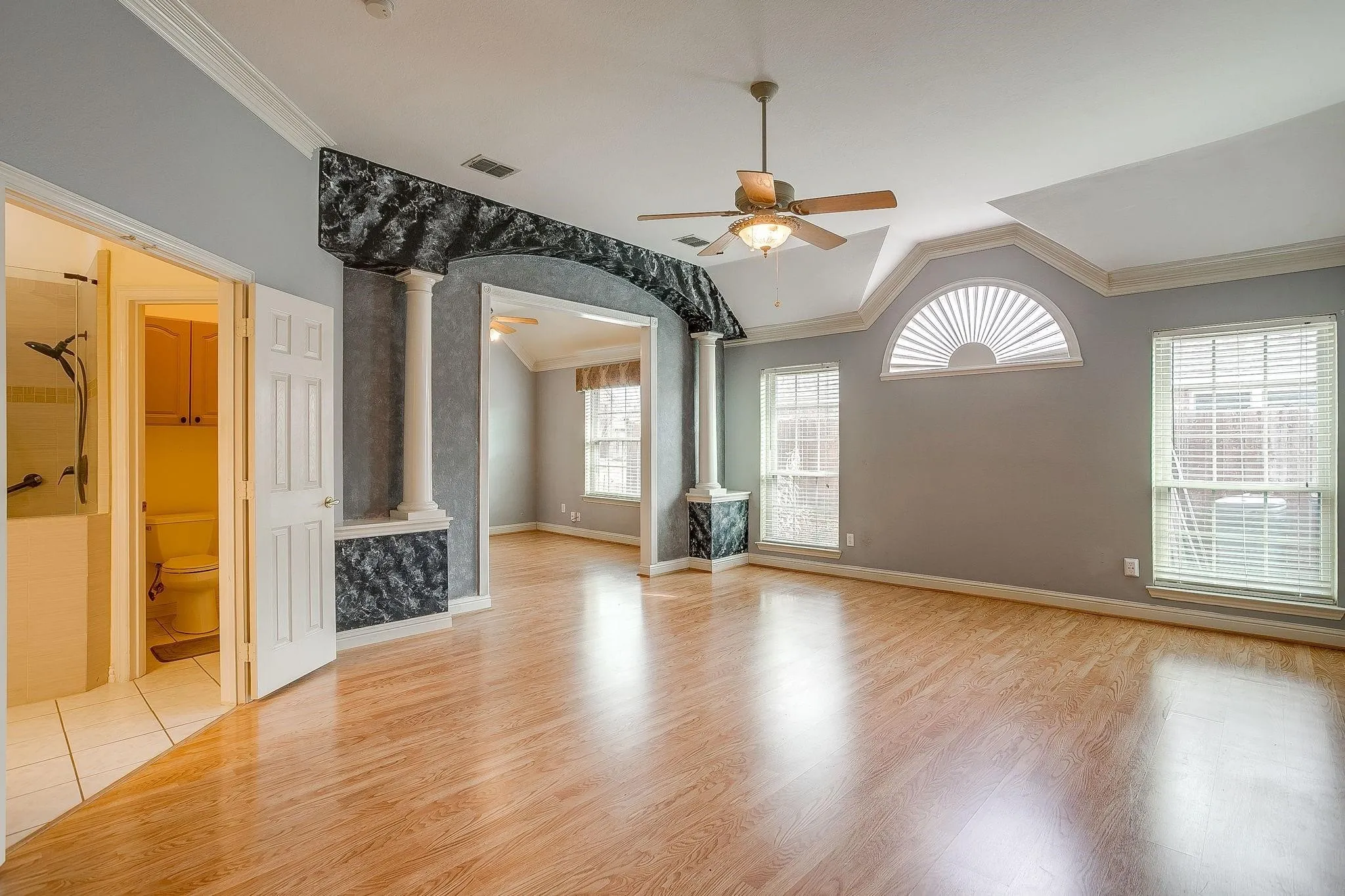 Single Family Residence For Sale in Tarrant County , 420 Vasey Oak Drive, Keller, Texas 76248, 3 Bedroom, 3 Bathroom, 2 Garage spaces, 2,895 Sqft, built in 1995, mls#21376002, Real Estate Agent in Keller, Homes For Sale in Tarrant county, Homes For Sale in Keller, Realtor in Keller Texas, Real Estate Brokerage Independent Realty Texas, Luminita Cordes Realtor