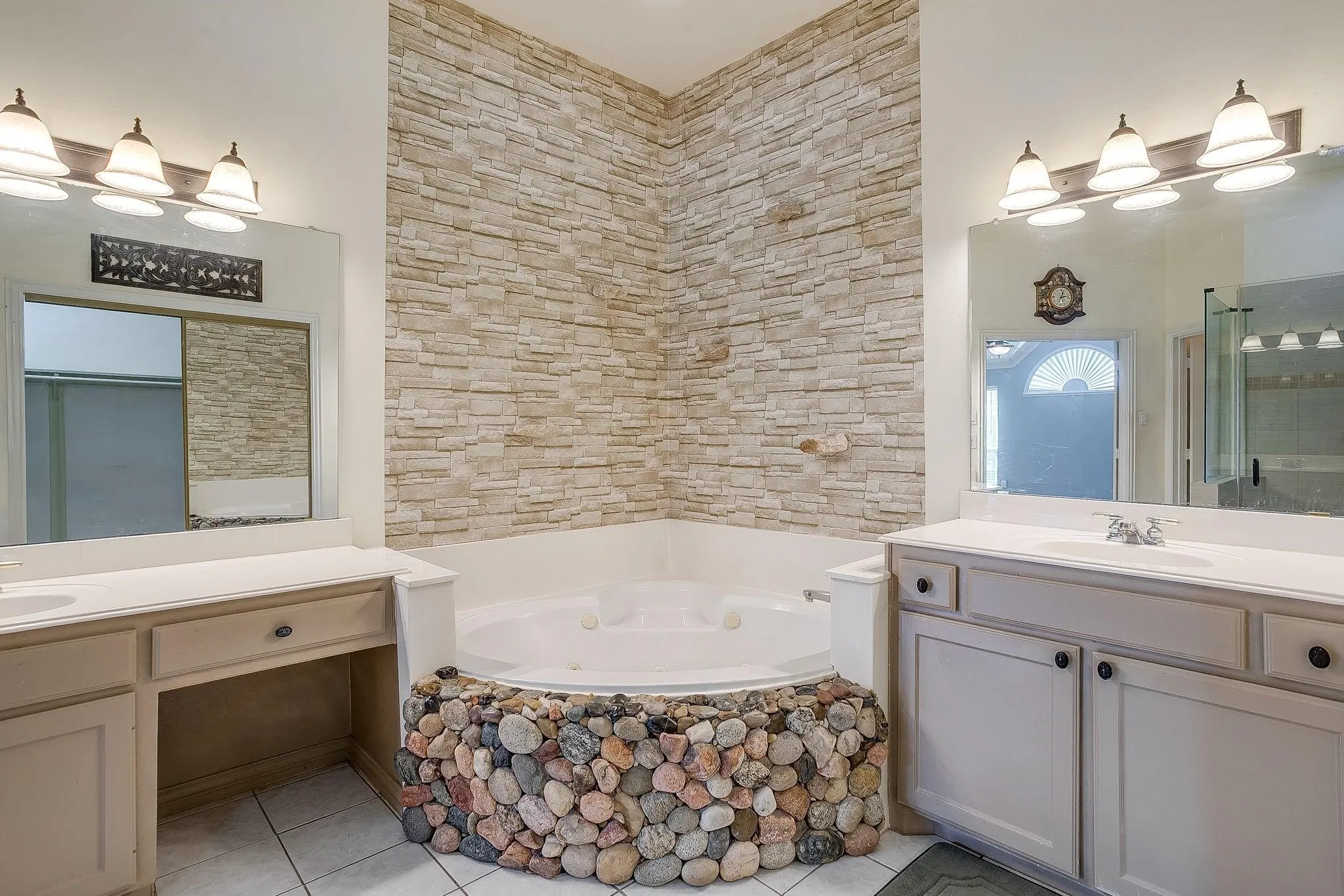 Single Family Residence For Sale in Tarrant County , 420 Vasey Oak Drive, Keller, Texas 76248, 3 Bedroom, 3 Bathroom, 2 Garage spaces, 2,895 Sqft, built in 1995, mls#21376002, Real Estate Agent in Keller, Homes For Sale in Tarrant county, Homes For Sale in Keller, Realtor in Keller Texas, Real Estate Brokerage Independent Realty Texas, Luminita Cordes Realtor