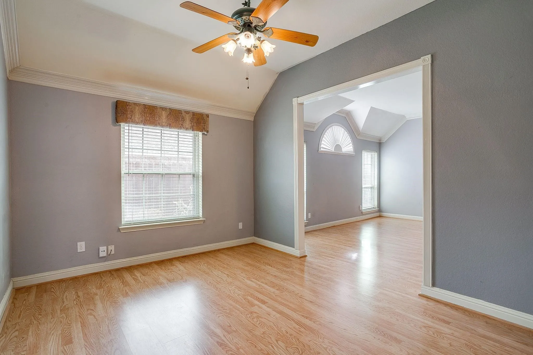 Single Family Residence For Sale in Tarrant County , 420 Vasey Oak Drive, Keller, Texas 76248, 3 Bedroom, 3 Bathroom, 2 Garage spaces, 2,895 Sqft, built in 1995, mls#21376002, Real Estate Agent in Keller, Homes For Sale in Tarrant county, Homes For Sale in Keller, Realtor in Keller Texas, Real Estate Brokerage Independent Realty Texas, Luminita Cordes Realtor