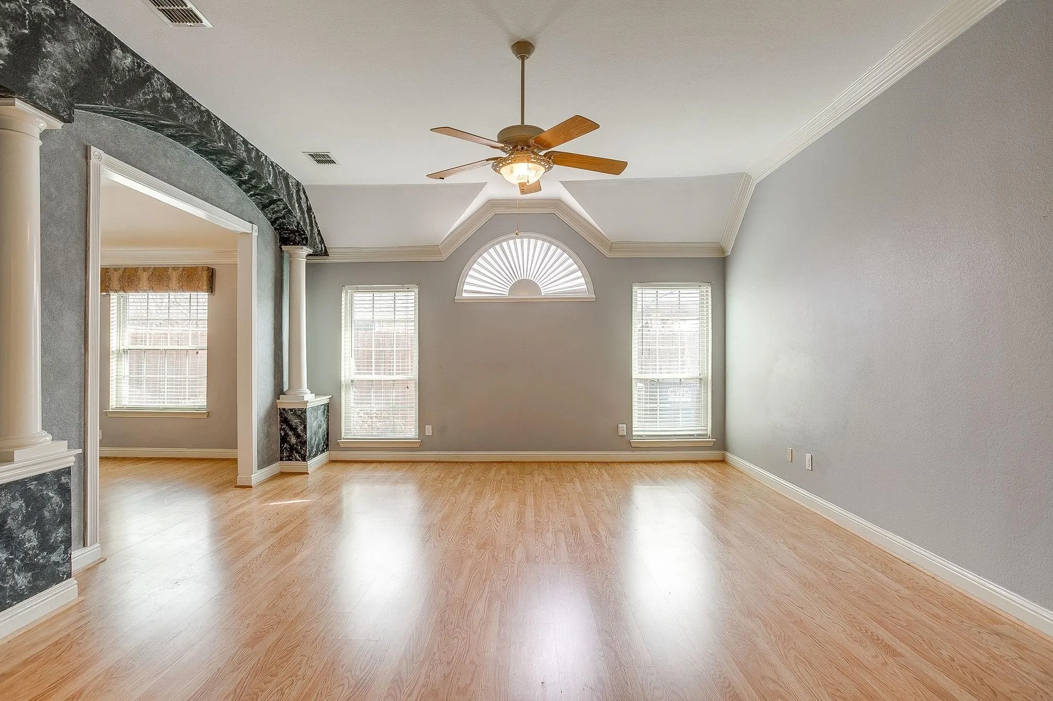 Single Family Residence For Sale in Tarrant County , 420 Vasey Oak Drive, Keller, Texas 76248, 3 Bedroom, 3 Bathroom, 2 Garage spaces, 2,895 Sqft, built in 1995, mls#21376002, Real Estate Agent in Keller, Homes For Sale in Tarrant county, Homes For Sale in Keller, Realtor in Keller Texas, Real Estate Brokerage Independent Realty Texas, Luminita Cordes Realtor
