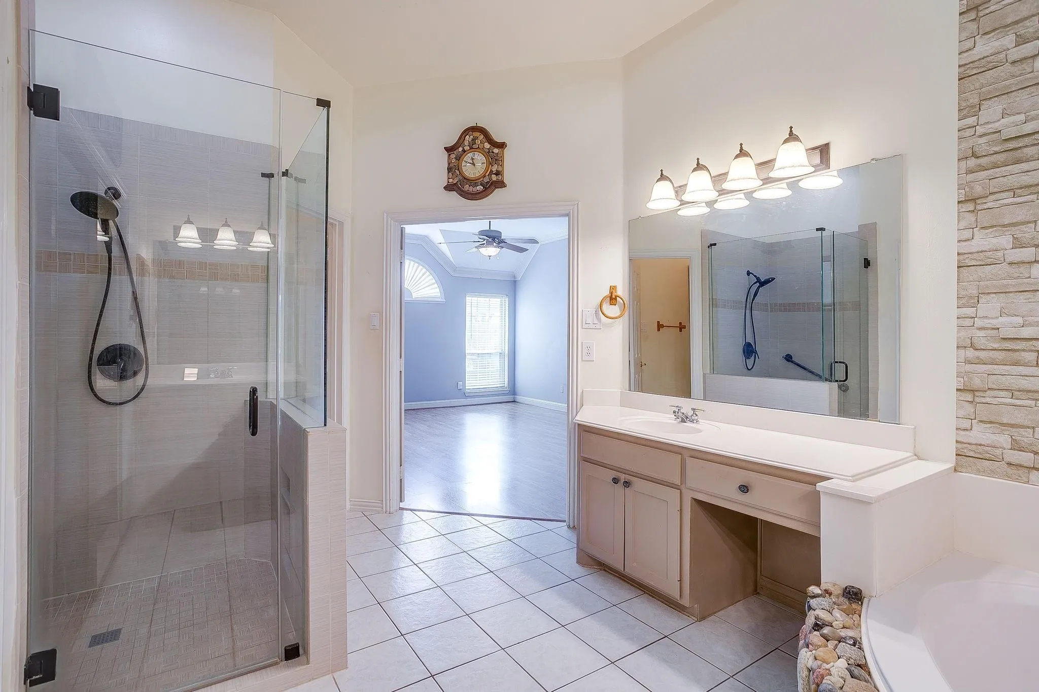 Single Family Residence For Sale in Tarrant County , 420 Vasey Oak Drive, Keller, Texas 76248, 3 Bedroom, 3 Bathroom, 2 Garage spaces, 2,895 Sqft, built in 1995, mls#21376002, Real Estate Agent in Keller, Homes For Sale in Tarrant county, Homes For Sale in Keller, Realtor in Keller Texas, Real Estate Brokerage Independent Realty Texas, Luminita Cordes Realtor