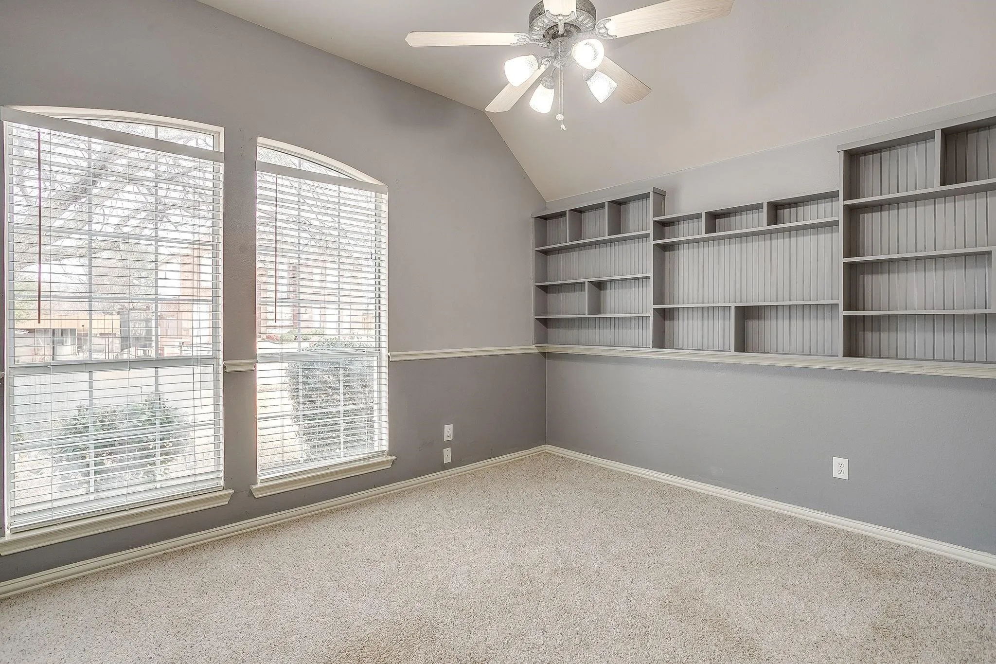 Single Family Residence For Sale in Tarrant County , 420 Vasey Oak Drive, Keller, Texas 76248, 3 Bedroom, 3 Bathroom, 2 Garage spaces, 2,895 Sqft, built in 1995, mls#21376002, Real Estate Agent in Keller, Homes For Sale in Tarrant county, Homes For Sale in Keller, Realtor in Keller Texas, Real Estate Brokerage Independent Realty Texas, Luminita Cordes Realtor