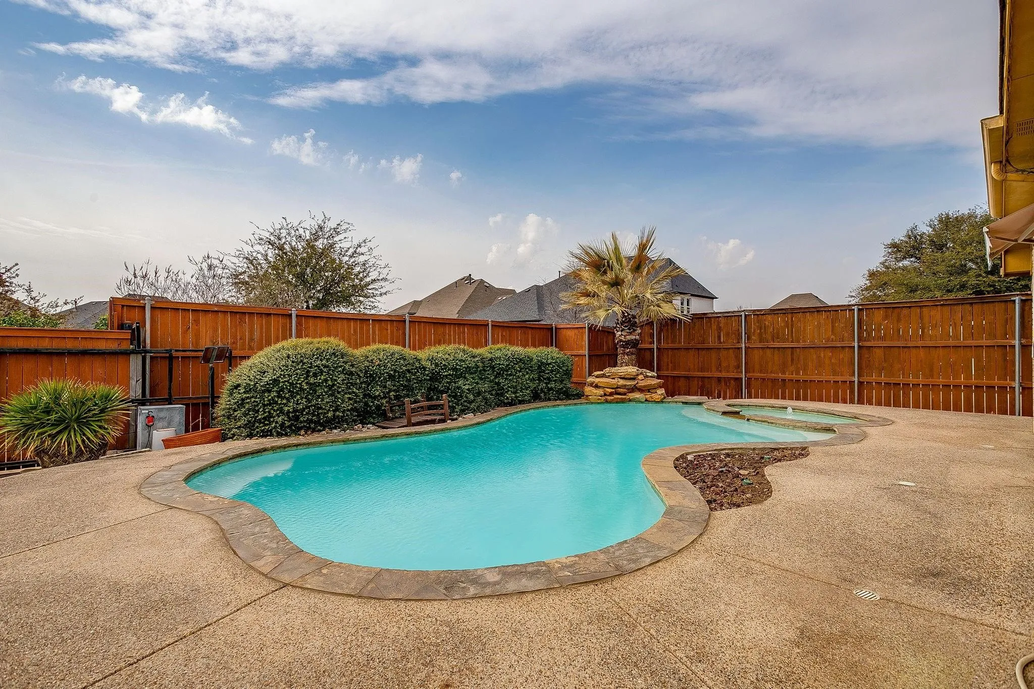 Single Family Residence For Sale in Tarrant County , 420 Vasey Oak Drive, Keller, Texas 76248, 3 Bedroom, 3 Bathroom, 2 Garage spaces, 2,895 Sqft, built in 1995, mls#21376002, Real Estate Agent in Keller, Homes For Sale in Tarrant county, Homes For Sale in Keller, Realtor in Keller Texas, Real Estate Brokerage Independent Realty Texas, Luminita Cordes Realtor