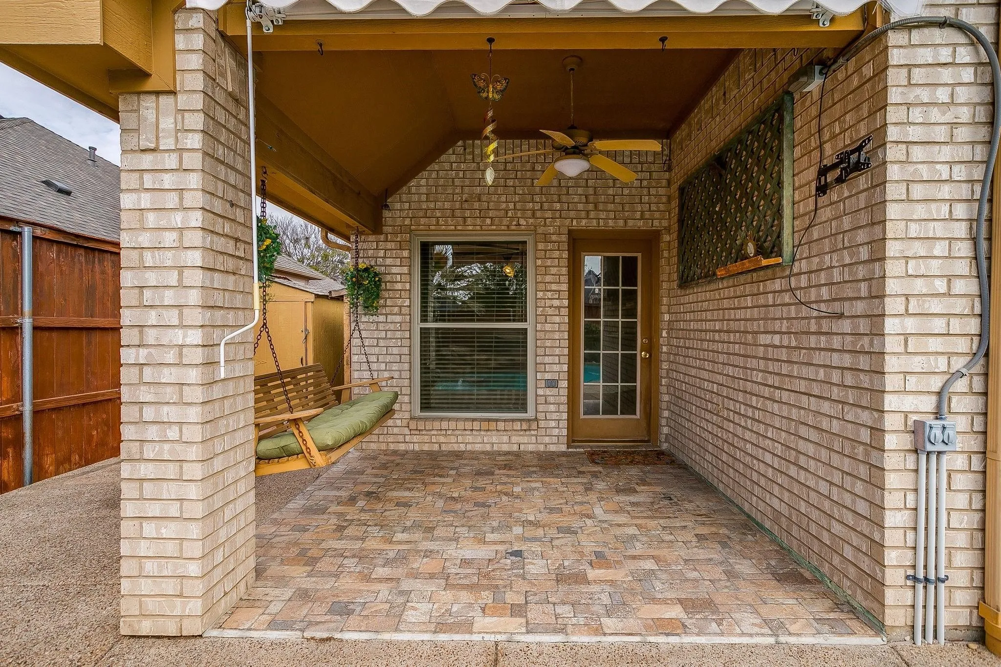 Single Family Residence For Sale in Tarrant County , 420 Vasey Oak Drive, Keller, Texas 76248, 3 Bedroom, 3 Bathroom, 2 Garage spaces, 2,895 Sqft, built in 1995, mls#21376002, Real Estate Agent in Keller, Homes For Sale in Tarrant county, Homes For Sale in Keller, Realtor in Keller Texas, Real Estate Brokerage Independent Realty Texas, Luminita Cordes Realtor