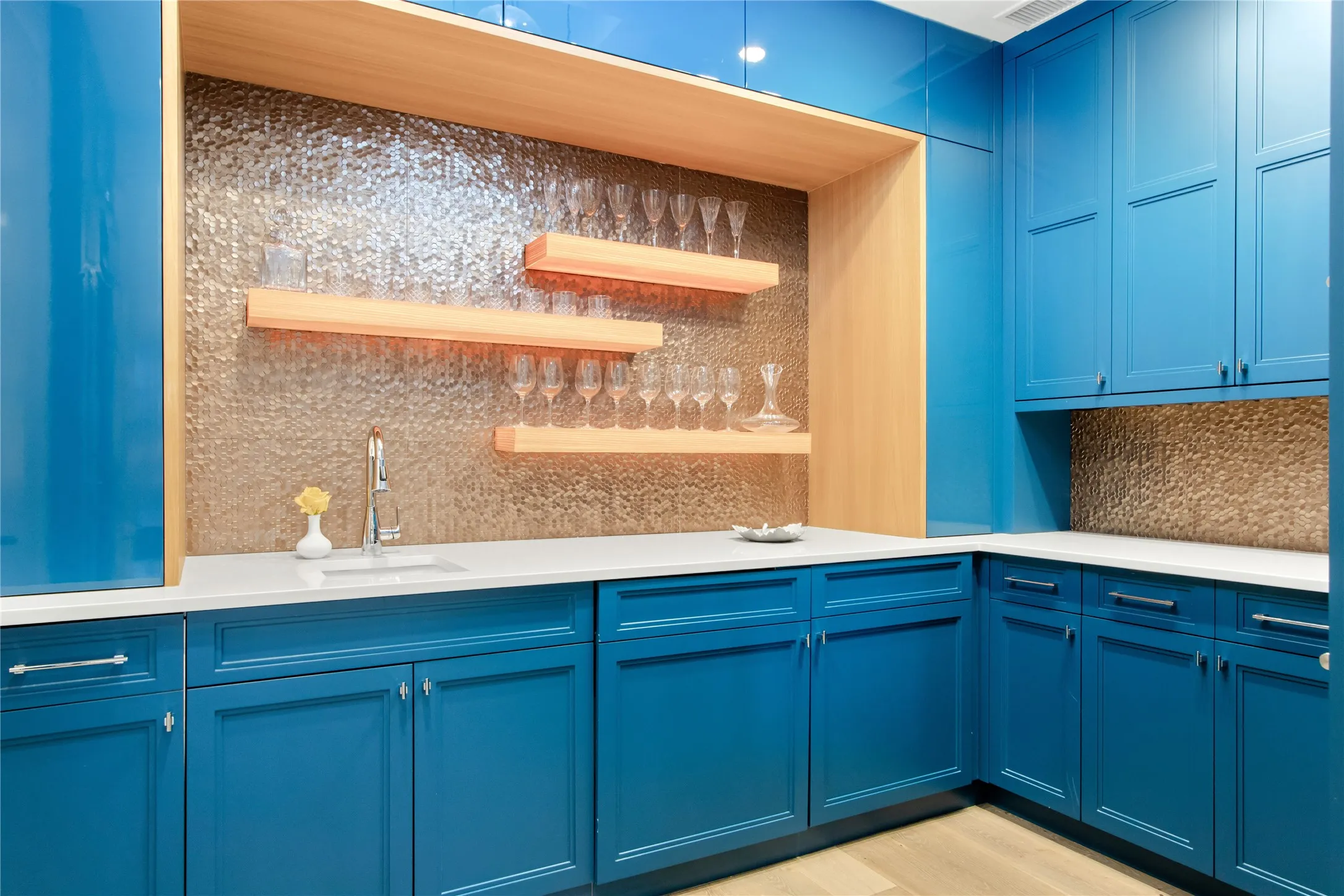 Condominium For Sale in Tarrant County , 350 Central Avenue 306, Southlake, Texas 76092, 3 Bedroom, 3 Bathroom, 2 Garage spaces, 2,470 Sqft, built in 2021, mls#21375869, Real Estate Agent in Southlake, Homes For Sale in Tarrant county, Homes For Sale in Southlake, Realtor in Southlake Texas, Real Estate Brokerage Independent Realty Texas, Luminita Cordes Realtor