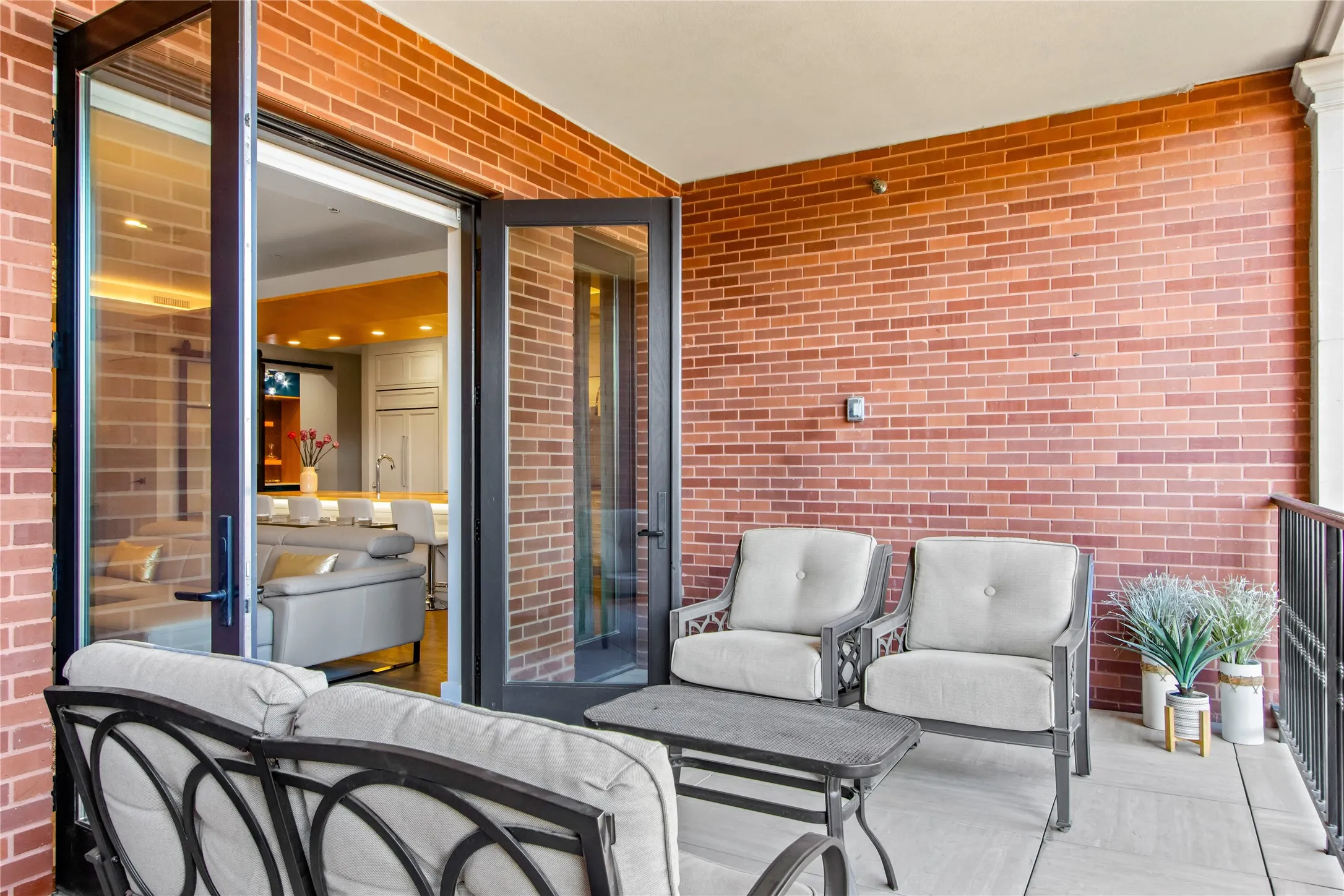 Condominium For Sale in Tarrant County , 350 Central Avenue 306, Southlake, Texas 76092, 3 Bedroom, 3 Bathroom, 2 Garage spaces, 2,470 Sqft, built in 2021, mls#21375869, Real Estate Agent in Southlake, Homes For Sale in Tarrant county, Homes For Sale in Southlake, Realtor in Southlake Texas, Real Estate Brokerage Independent Realty Texas, Luminita Cordes Realtor