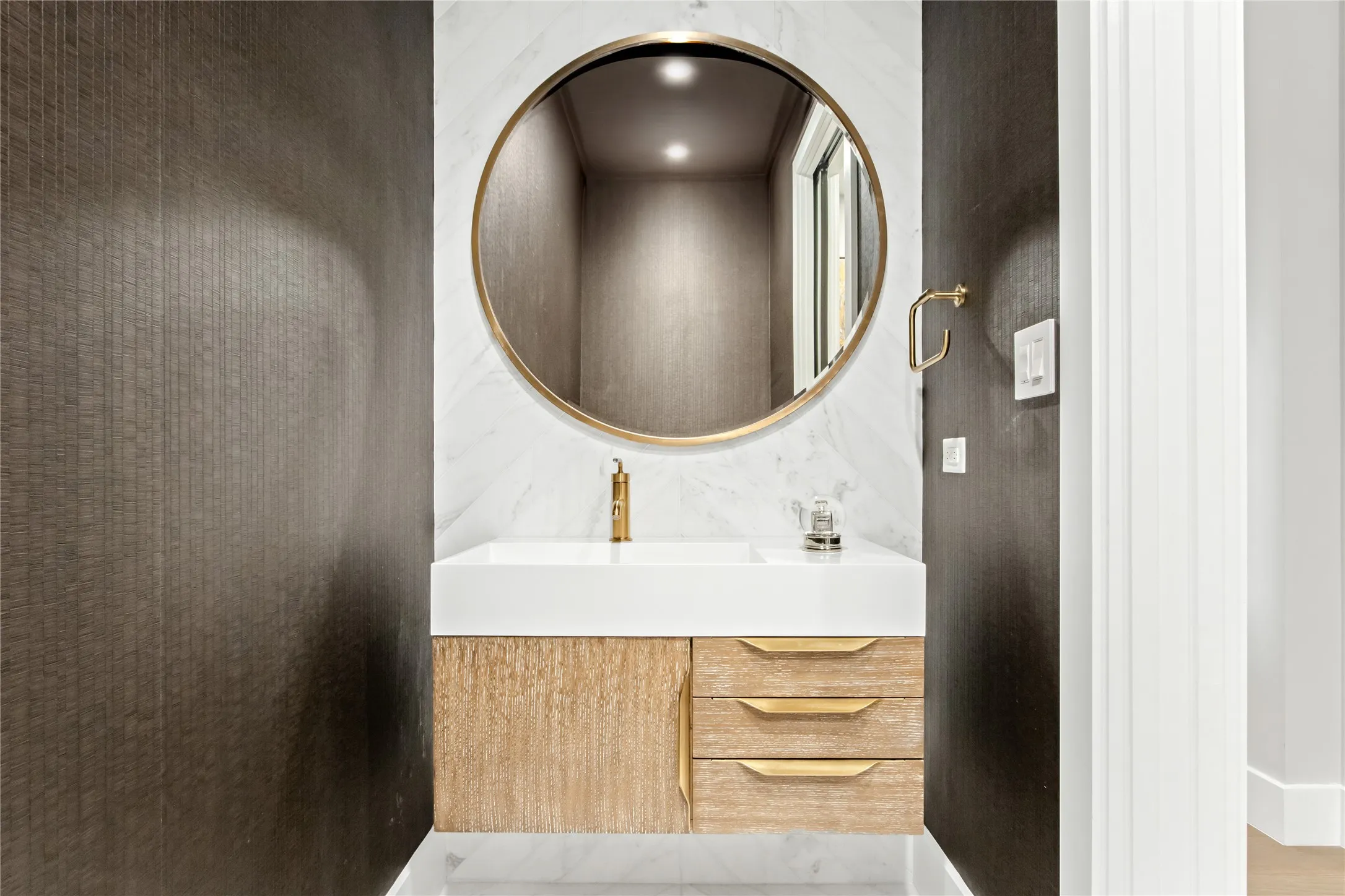 Condominium For Sale in Tarrant County , 350 Central Avenue 306, Southlake, Texas 76092, 3 Bedroom, 3 Bathroom, 2 Garage spaces, 2,470 Sqft, built in 2021, mls#21375869, Real Estate Agent in Southlake, Homes For Sale in Tarrant county, Homes For Sale in Southlake, Realtor in Southlake Texas, Real Estate Brokerage Independent Realty Texas, Luminita Cordes Realtor