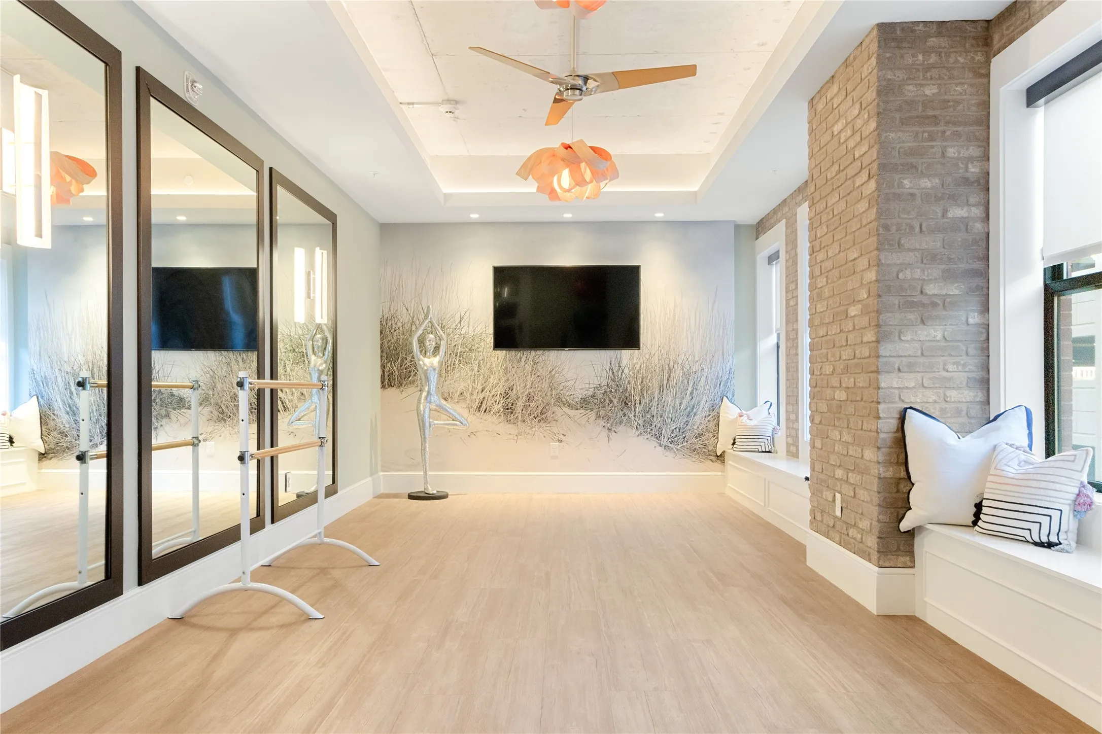 Condominium For Sale in Tarrant County , 350 Central Avenue 306, Southlake, Texas 76092, 3 Bedroom, 3 Bathroom, 2 Garage spaces, 2,470 Sqft, built in 2021, mls#21375869, Real Estate Agent in Southlake, Homes For Sale in Tarrant county, Homes For Sale in Southlake, Realtor in Southlake Texas, Real Estate Brokerage Independent Realty Texas, Luminita Cordes Realtor