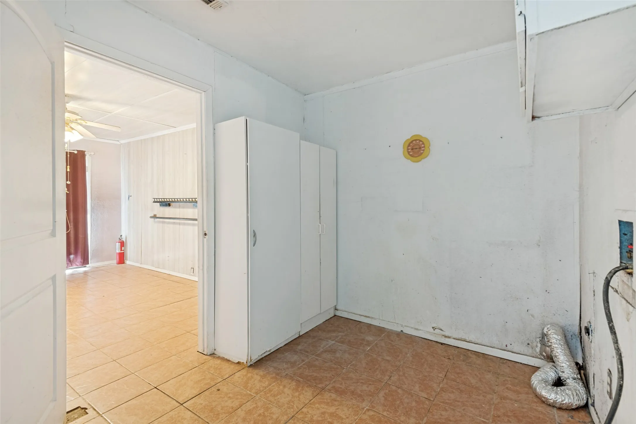 Single Family Residence For Sale in Ellis County , 404 Yellow Jacket Drive, Ferris, Texas 75125, 3 Bedroom, 3 Bathroom, Garage spaces, 1,520 Sqft, built in 1970, mls#21373500, Real Estate Agent in Ferris, Homes For Sale in Ellis county, Homes For Sale in Ferris, Realtor in Ferris Texas, Real Estate Brokerage Independent Realty Texas, Luminita Cordes Realtor