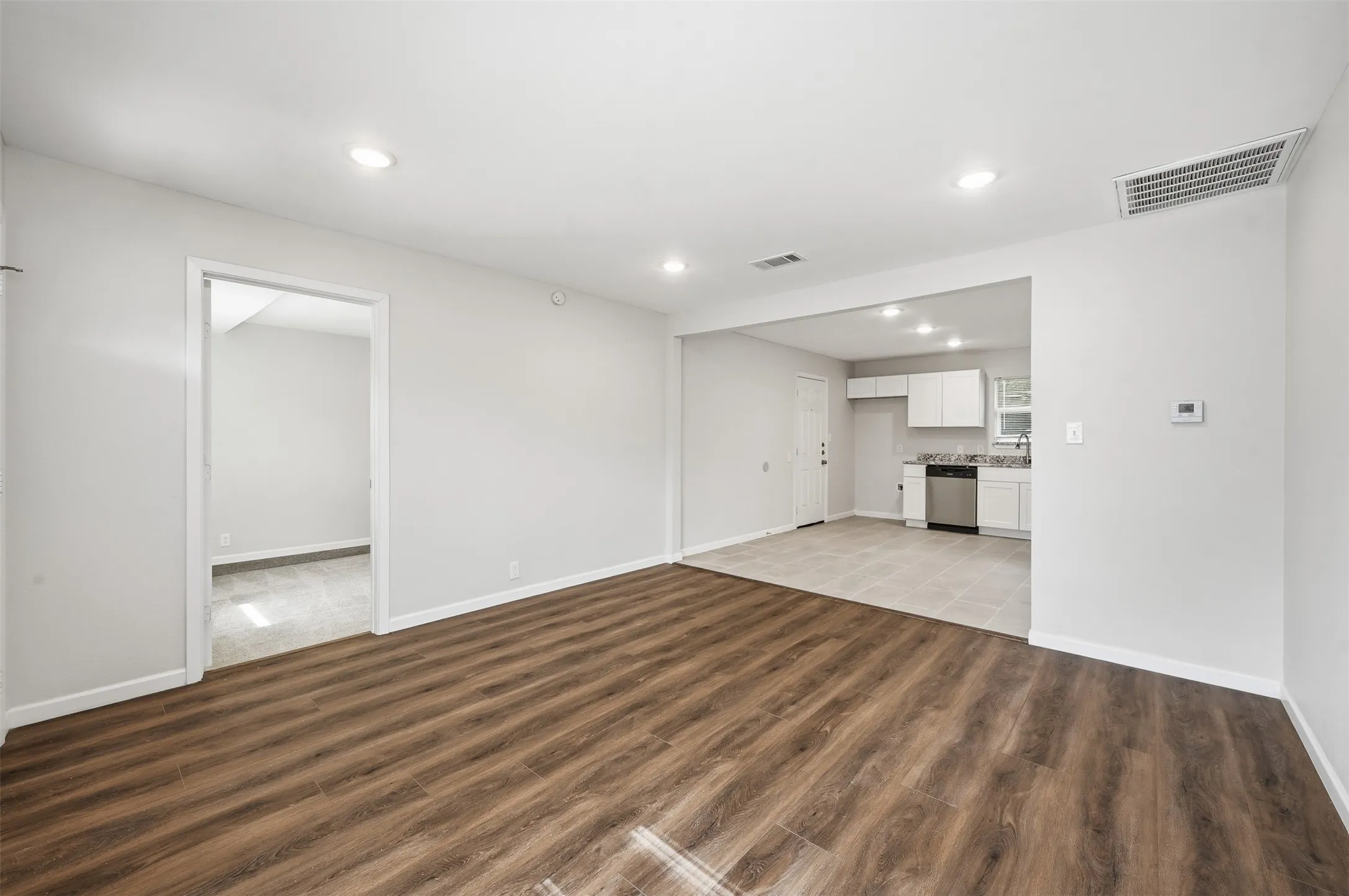 Single Family Residence For Rent in Tarrant County , 4229 Comanche Street, Fort Worth, Texas 76119, 3 Bedroom, 2 Bathroom, Garage spaces, 1,083 Sqft, built in 1954, mls#21376155, Real Estate Agent in Fort Worth, Homes For Rent in Tarrant county, Homes For Rent in Fort Worth, Realtor in Fort Worth Texas, Real Estate Brokerage Independent Realty Texas, Luminita Cordes Realtor