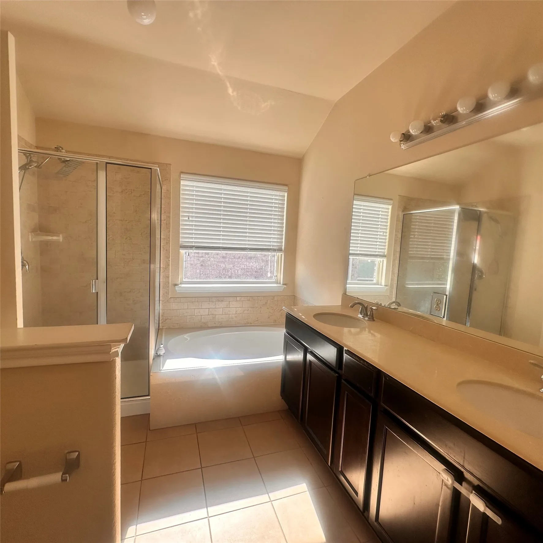 Single Family Residence For Rent in Collin County , 708 Westgate Court, Anna, Texas 75409, 3 Bedroom, 2 Bathroom, 2 Garage spaces, 1,402 Sqft, built in 2014, mls#21376239, Real Estate Agent in Anna, Homes For Rent in Collin county, Homes For Rent in Anna, Realtor in Anna Texas, Real Estate Brokerage Independent Realty Texas, Luminita Cordes Realtor