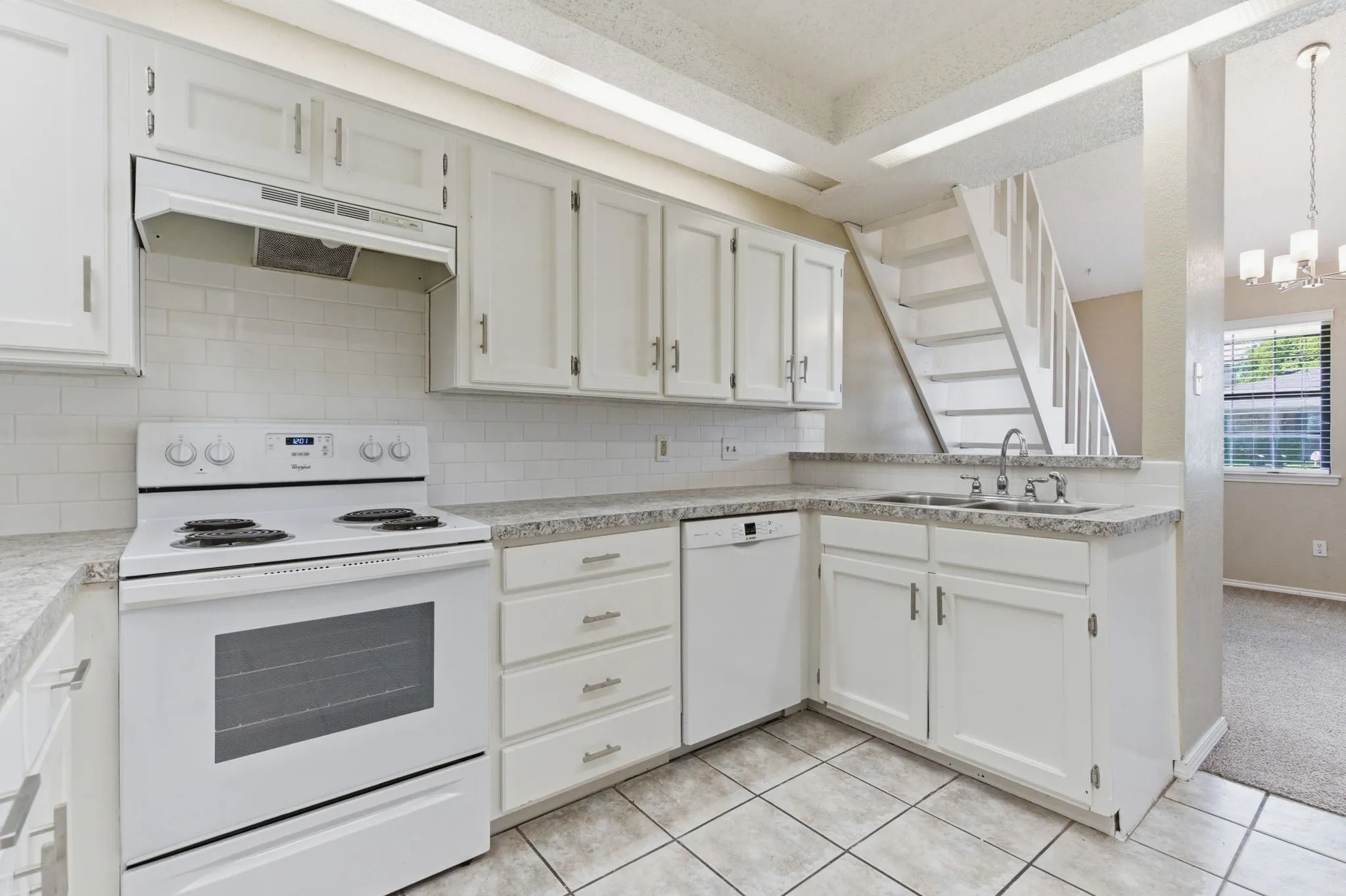Duplex For Rent in Tarrant County , 801 Windcrest Drive, Keller, Texas 76248, 2 Bedroom, 1 Bathroom, Garage spaces, 986 Sqft, built in 1983, mls#21376220, Real Estate Agent in Keller, Homes For Rent in Tarrant county, Homes For Rent in Keller, Realtor in Keller Texas, Real Estate Brokerage Independent Realty Texas, Luminita Cordes Realtor