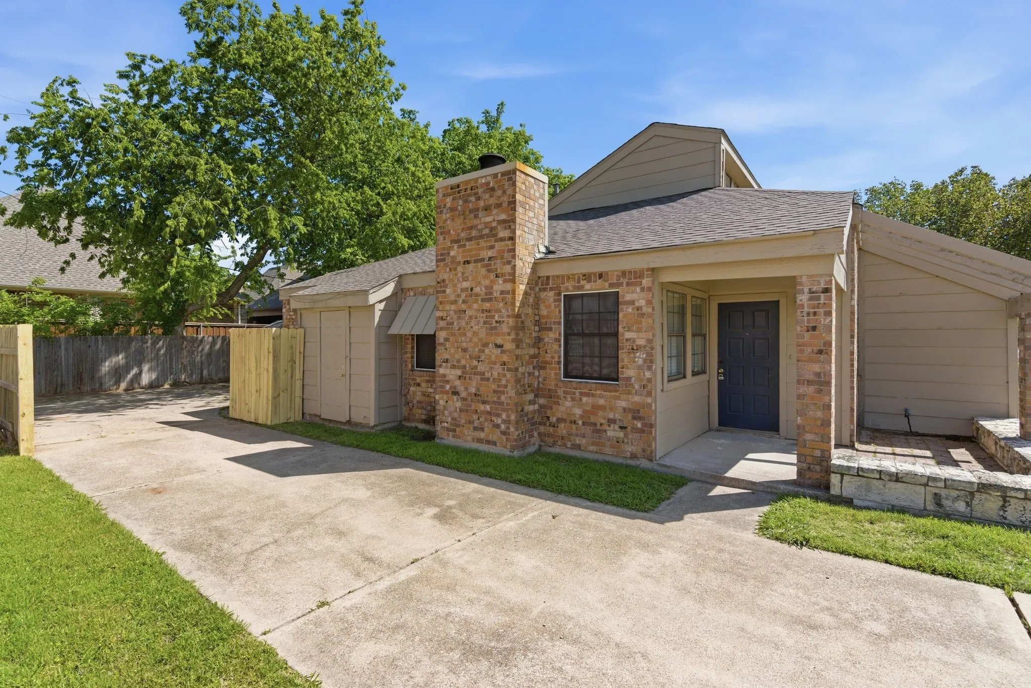 Duplex For Rent in Tarrant County , 801 Windcrest Drive, Keller, Texas 76248, 2 Bedroom, 1 Bathroom, Garage spaces, 986 Sqft, built in 1983, mls#21376220, Real Estate Agent in Keller, Homes For Rent in Tarrant county, Homes For Rent in Keller, Realtor in Keller Texas, Real Estate Brokerage Independent Realty Texas, Luminita Cordes Realtor