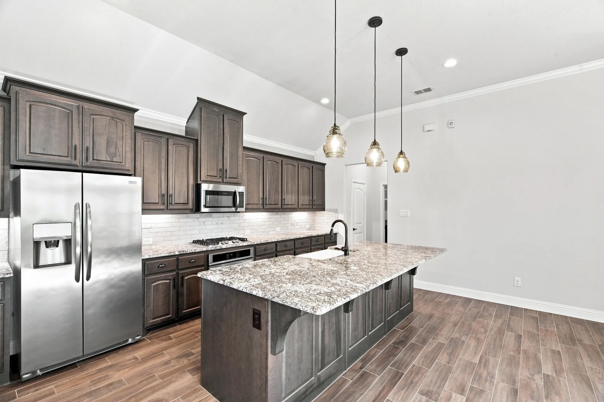 Single Family Residence For Sale in Denton County , 908 Plaza Lane, Argyle, Texas 76226, 3 Bedroom, 2 Bathroom, 2 Garage spaces, 1,885 Sqft, built in 2019, mls#21376172, Real Estate Agent in Argyle, Homes For Sale in Denton county, Homes For Sale in Argyle, Realtor in Argyle Texas, Real Estate Brokerage Independent Realty Texas, Luminita Cordes Realtor