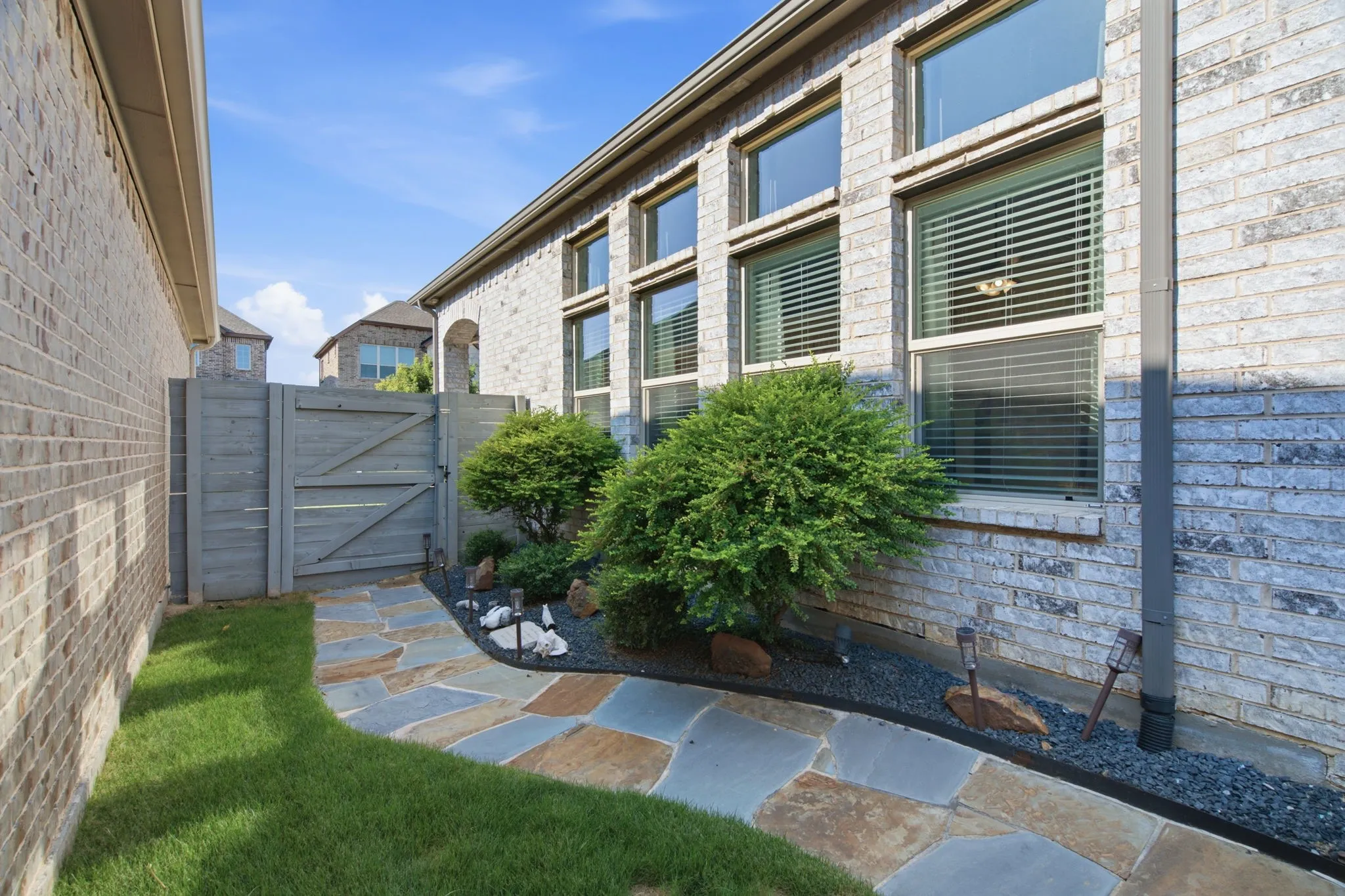 Single Family Residence For Sale in Denton County , 908 Plaza Lane, Argyle, Texas 76226, 3 Bedroom, 2 Bathroom, 2 Garage spaces, 1,885 Sqft, built in 2019, mls#21376172, Real Estate Agent in Argyle, Homes For Sale in Denton county, Homes For Sale in Argyle, Realtor in Argyle Texas, Real Estate Brokerage Independent Realty Texas, Luminita Cordes Realtor