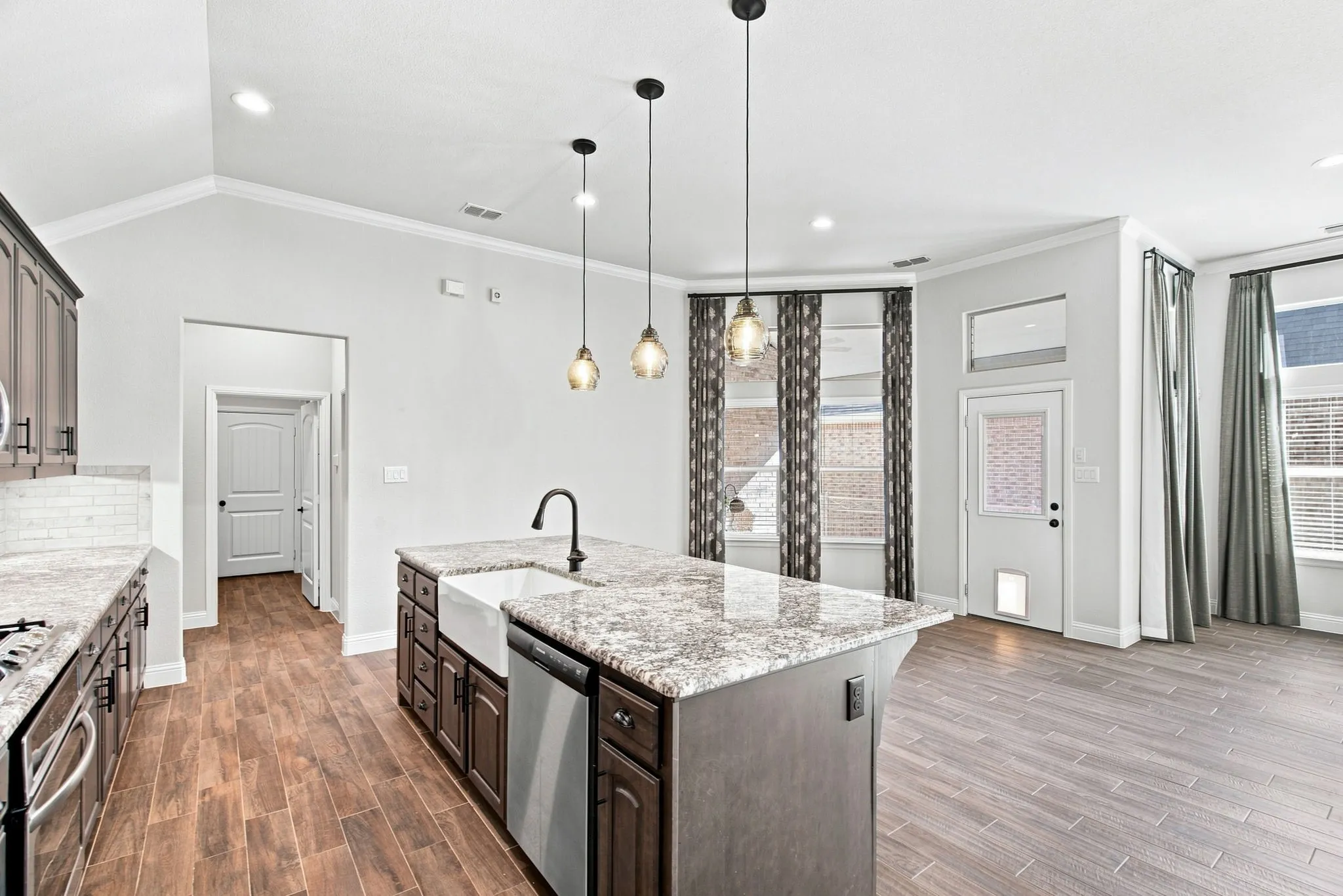 Single Family Residence For Sale in Denton County , 908 Plaza Lane, Argyle, Texas 76226, 3 Bedroom, 2 Bathroom, 2 Garage spaces, 1,885 Sqft, built in 2019, mls#21376172, Real Estate Agent in Argyle, Homes For Sale in Denton county, Homes For Sale in Argyle, Realtor in Argyle Texas, Real Estate Brokerage Independent Realty Texas, Luminita Cordes Realtor
