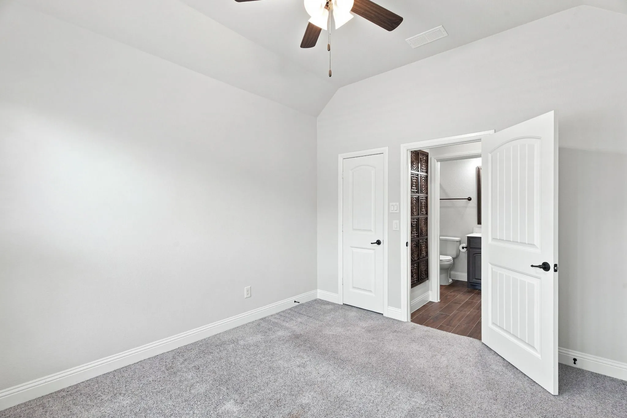 Single Family Residence For Sale in Denton County , 908 Plaza Lane, Argyle, Texas 76226, 3 Bedroom, 2 Bathroom, 2 Garage spaces, 1,885 Sqft, built in 2019, mls#21376172, Real Estate Agent in Argyle, Homes For Sale in Denton county, Homes For Sale in Argyle, Realtor in Argyle Texas, Real Estate Brokerage Independent Realty Texas, Luminita Cordes Realtor