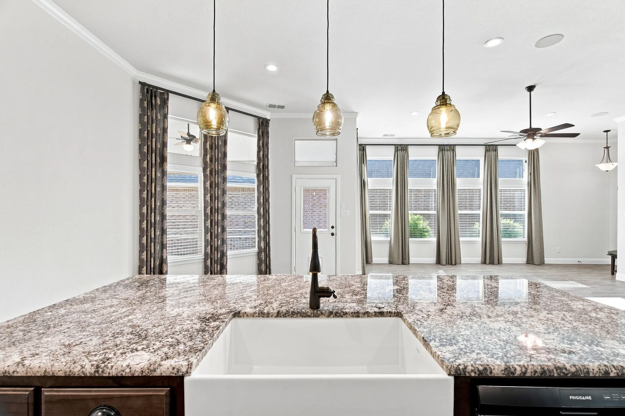 Single Family Residence For Sale in Denton County , 908 Plaza Lane, Argyle, Texas 76226, 3 Bedroom, 2 Bathroom, 2 Garage spaces, 1,885 Sqft, built in 2019, mls#21376172, Real Estate Agent in Argyle, Homes For Sale in Denton county, Homes For Sale in Argyle, Realtor in Argyle Texas, Real Estate Brokerage Independent Realty Texas, Luminita Cordes Realtor