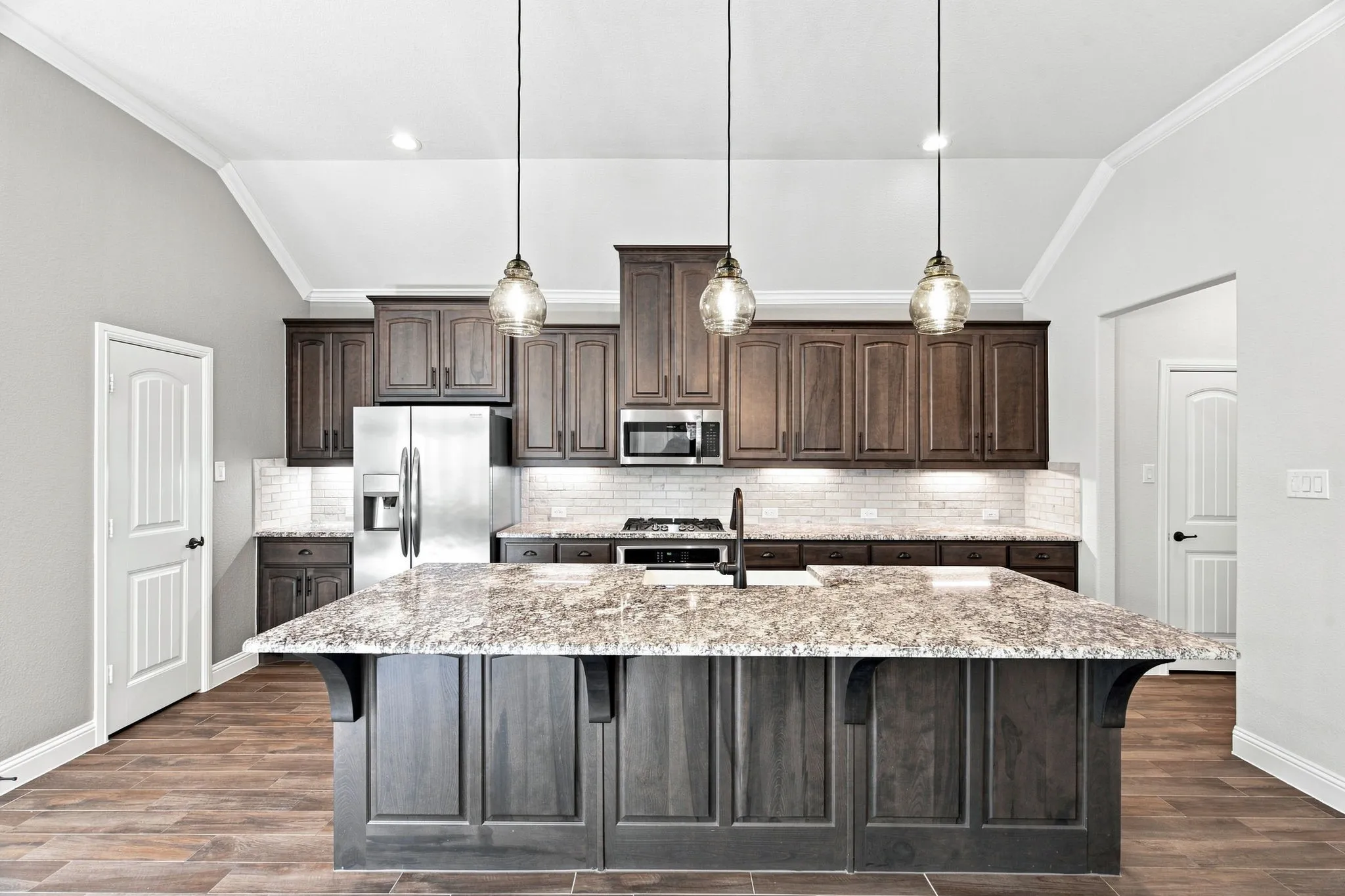 Single Family Residence For Sale in Denton County , 908 Plaza Lane, Argyle, Texas 76226, 3 Bedroom, 2 Bathroom, 2 Garage spaces, 1,885 Sqft, built in 2019, mls#21376172, Real Estate Agent in Argyle, Homes For Sale in Denton county, Homes For Sale in Argyle, Realtor in Argyle Texas, Real Estate Brokerage Independent Realty Texas, Luminita Cordes Realtor