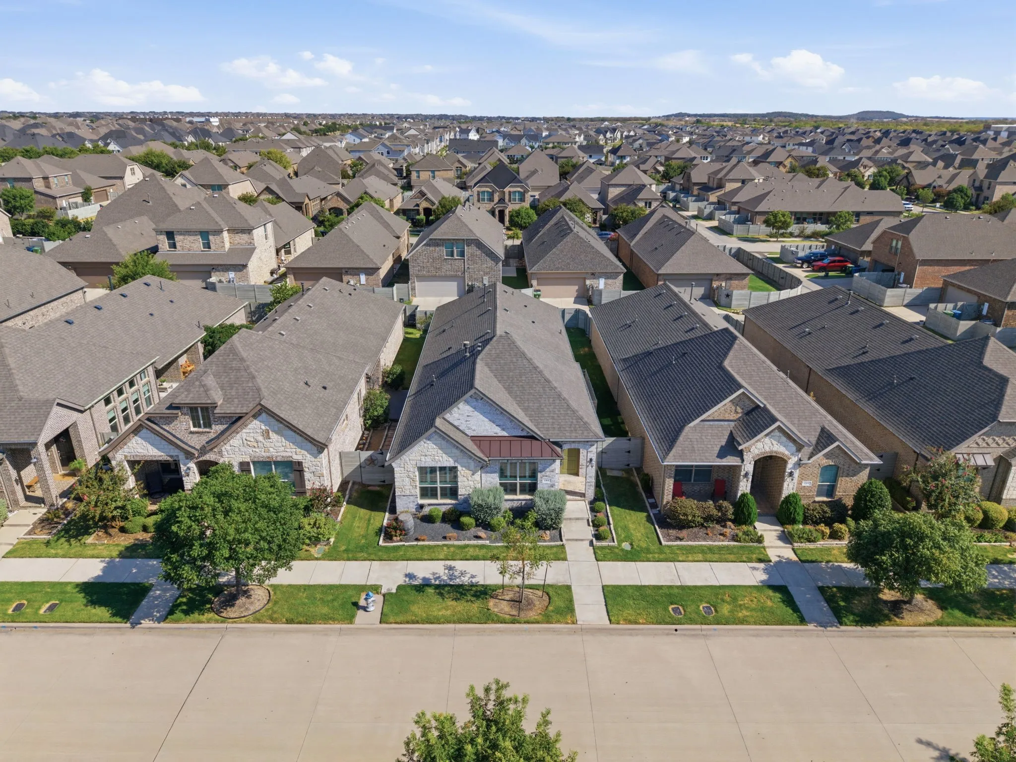 Single Family Residence For Sale in Denton County , 908 Plaza Lane, Argyle, Texas 76226, 3 Bedroom, 2 Bathroom, 2 Garage spaces, 1,885 Sqft, built in 2019, mls#21376172, Real Estate Agent in Argyle, Homes For Sale in Denton county, Homes For Sale in Argyle, Realtor in Argyle Texas, Real Estate Brokerage Independent Realty Texas, Luminita Cordes Realtor