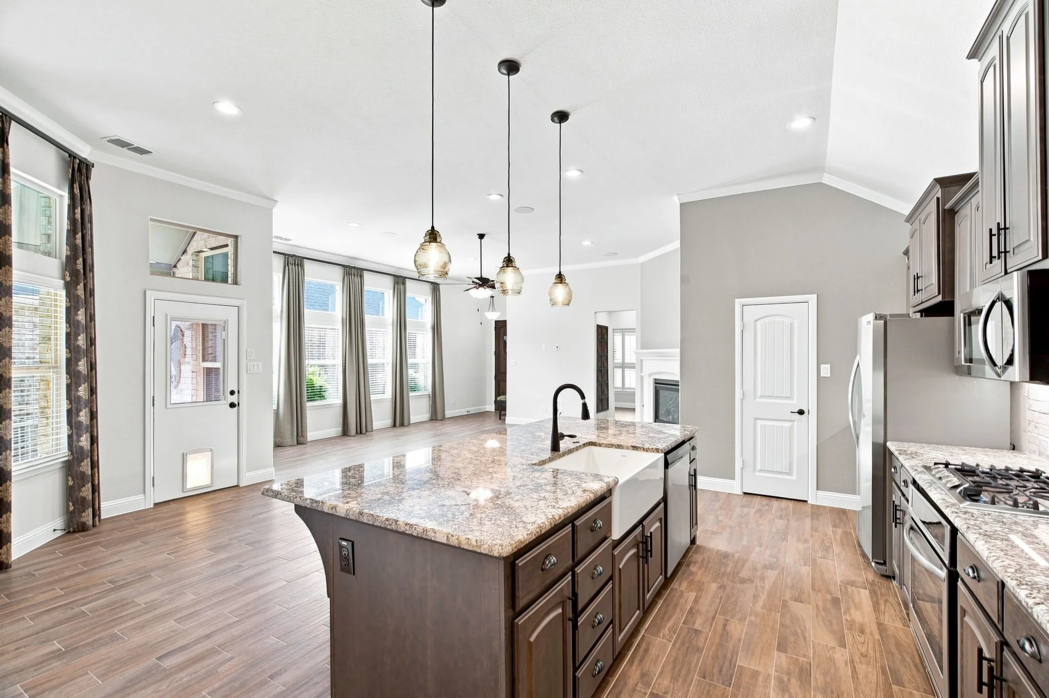 Single Family Residence For Sale in Denton County , 908 Plaza Lane, Argyle, Texas 76226, 3 Bedroom, 2 Bathroom, 2 Garage spaces, 1,885 Sqft, built in 2019, mls#21376172, Real Estate Agent in Argyle, Homes For Sale in Denton county, Homes For Sale in Argyle, Realtor in Argyle Texas, Real Estate Brokerage Independent Realty Texas, Luminita Cordes Realtor
