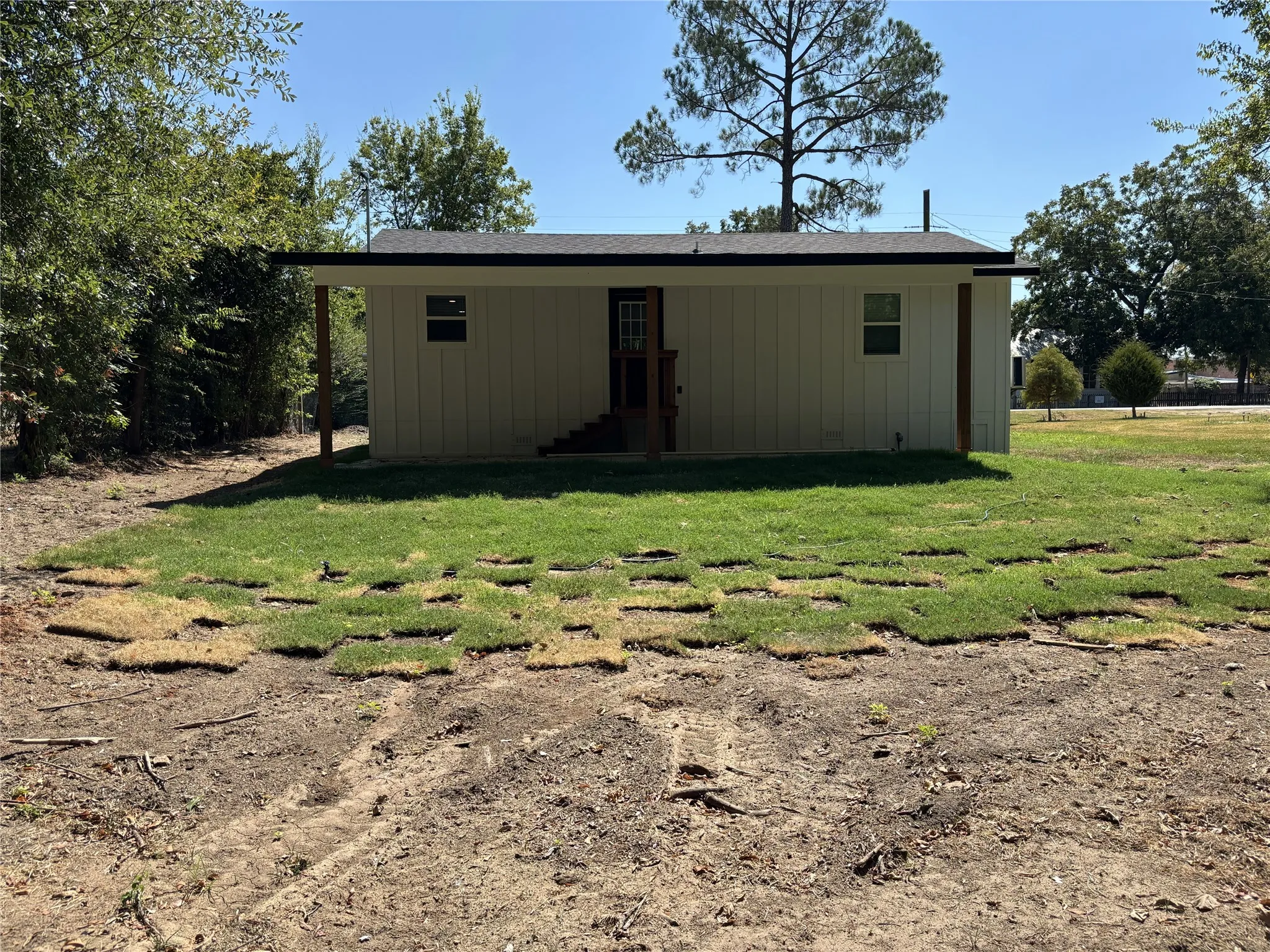 Single Family Residence For Rent in Van Zandt County , 205 N Main Street, Edgewood, Texas 75117, 2 Bedroom, 2 Bathroom, Garage spaces, 1,000 Sqft, built in 0, mls#21376206, Real Estate Agent in Edgewood, Homes For Rent in Van Zandt county, Homes For Rent in Edgewood, Realtor in Edgewood Texas, Real Estate Brokerage Independent Realty Texas, Luminita Cordes Realtor
