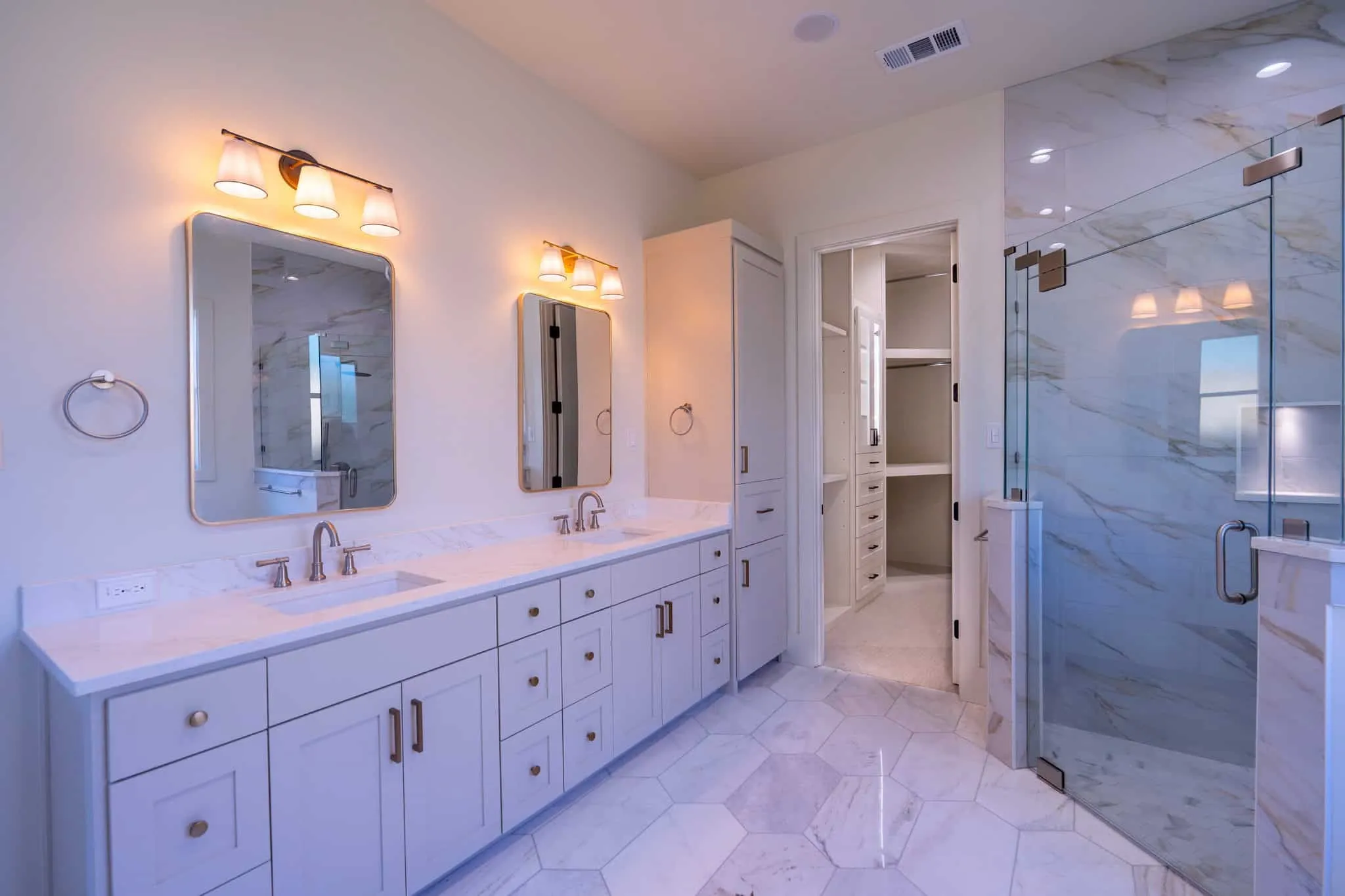 Single Family Residence For Sale in Dallas County , 3250 Lancelot Drive, Dallas, Texas 75229, 5 Bedroom, 7 Bathroom, 2 Garage spaces, 4,667 Sqft, built in 2024, mls#21369245, Real Estate Agent in Dallas, Homes For Sale in Dallas county, Homes For Sale in Dallas, Realtor in Dallas Texas, Real Estate Brokerage Independent Realty Texas, Luminita Cordes Realtor