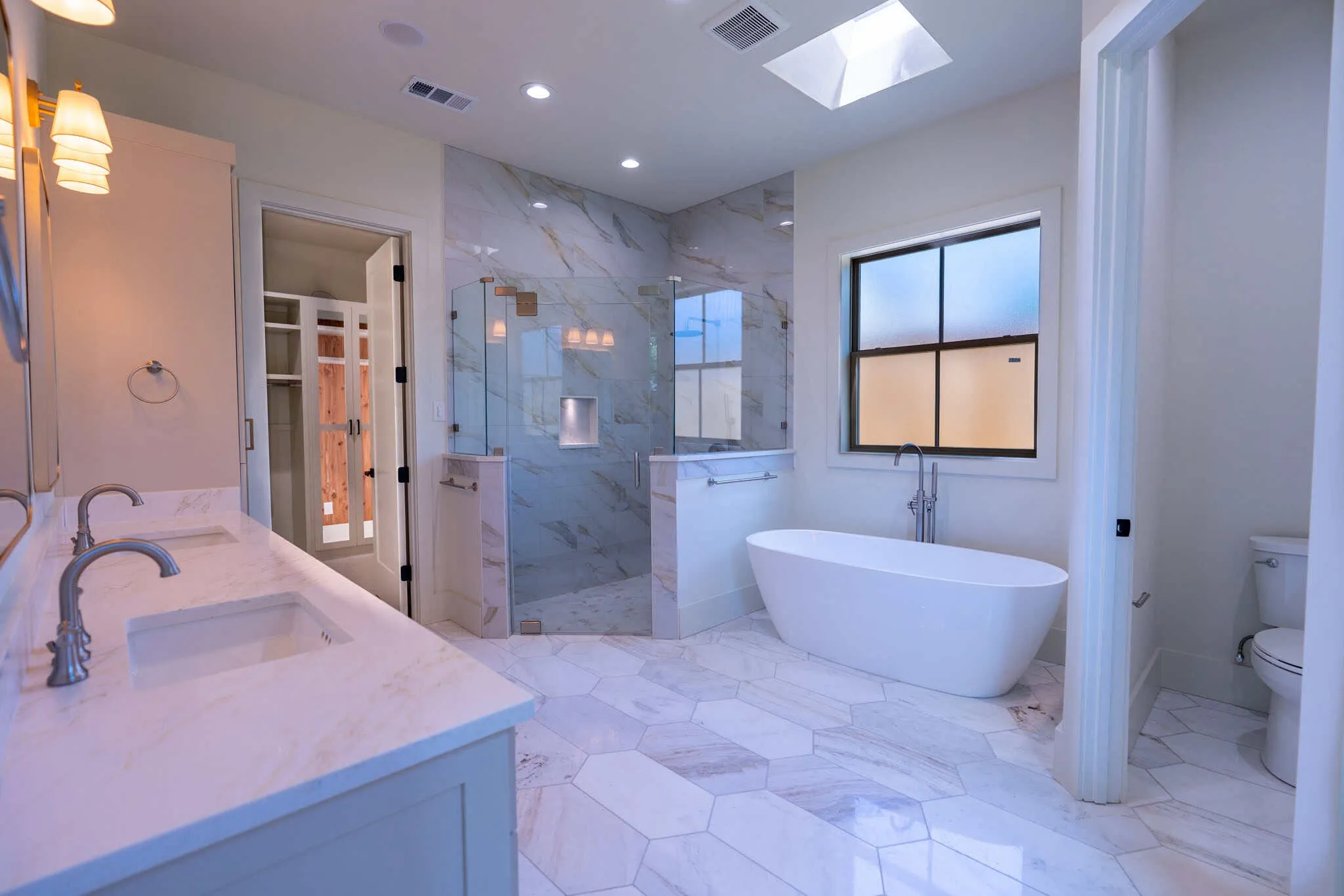 Single Family Residence For Sale in Dallas County , 3250 Lancelot Drive, Dallas, Texas 75229, 5 Bedroom, 7 Bathroom, 2 Garage spaces, 4,667 Sqft, built in 2024, mls#21369245, Real Estate Agent in Dallas, Homes For Sale in Dallas county, Homes For Sale in Dallas, Realtor in Dallas Texas, Real Estate Brokerage Independent Realty Texas, Luminita Cordes Realtor