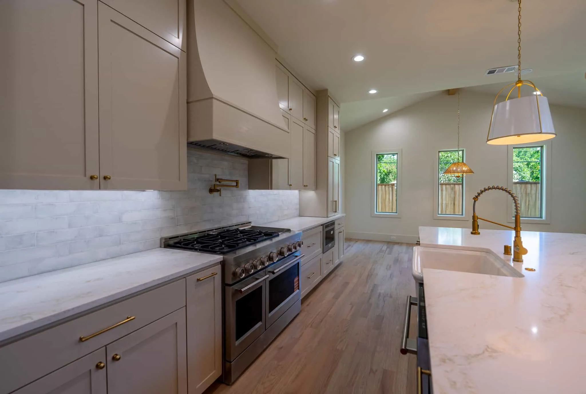 Single Family Residence For Sale in Dallas County , 3250 Lancelot Drive, Dallas, Texas 75229, 5 Bedroom, 7 Bathroom, 2 Garage spaces, 4,667 Sqft, built in 2024, mls#21369245, Real Estate Agent in Dallas, Homes For Sale in Dallas county, Homes For Sale in Dallas, Realtor in Dallas Texas, Real Estate Brokerage Independent Realty Texas, Luminita Cordes Realtor