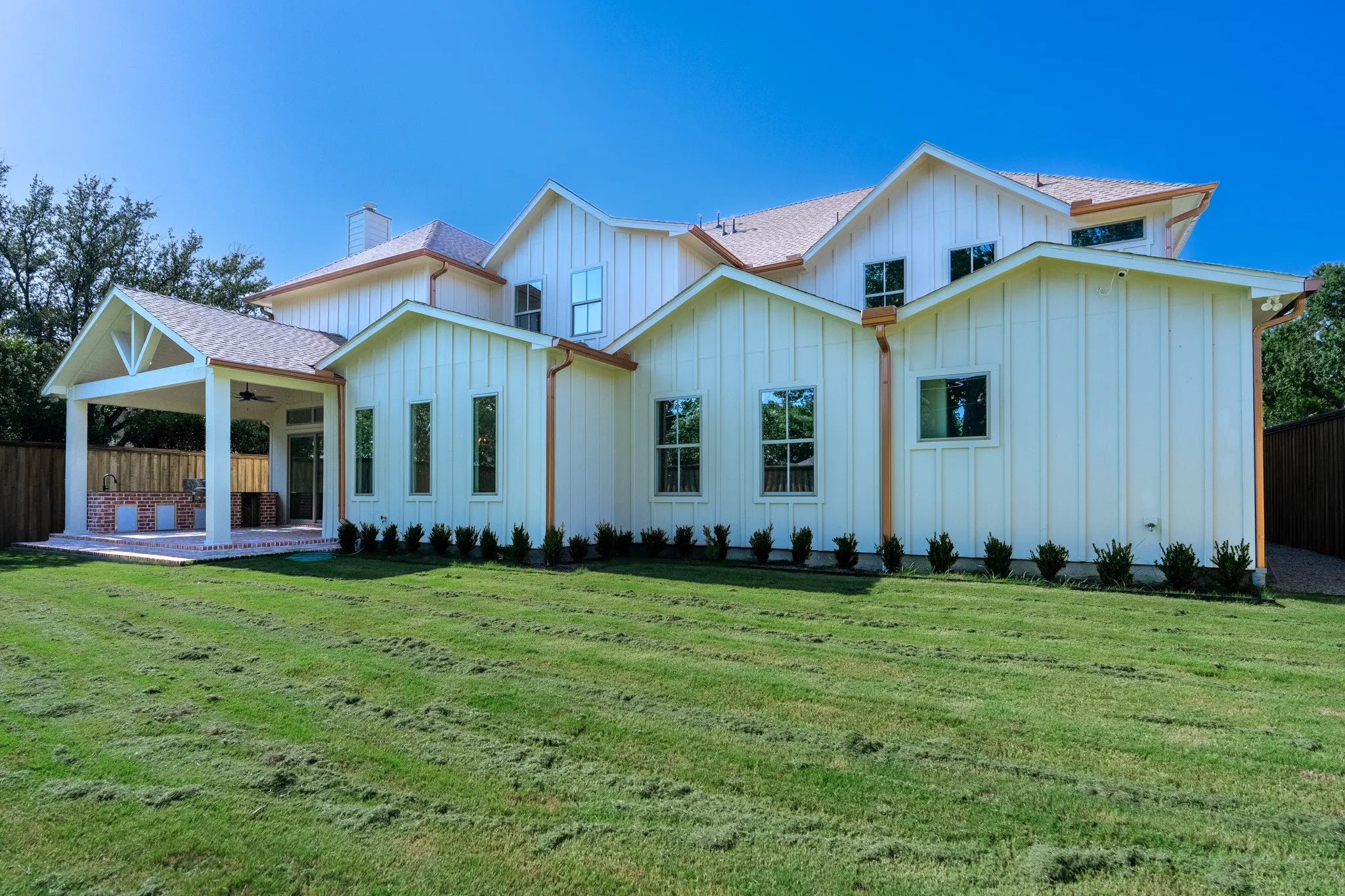 Single Family Residence For Sale in Dallas County , 3250 Lancelot Drive, Dallas, Texas 75229, 5 Bedroom, 7 Bathroom, 2 Garage spaces, 4,667 Sqft, built in 2024, mls#21369245, Real Estate Agent in Dallas, Homes For Sale in Dallas county, Homes For Sale in Dallas, Realtor in Dallas Texas, Real Estate Brokerage Independent Realty Texas, Luminita Cordes Realtor