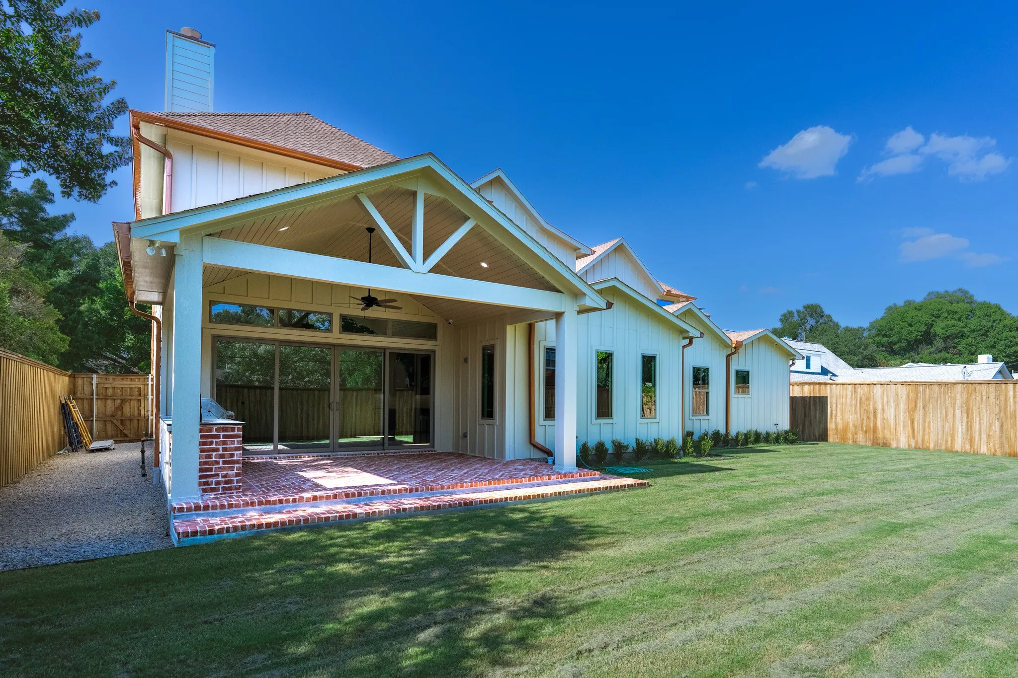 Single Family Residence For Sale in Dallas County , 3250 Lancelot Drive, Dallas, Texas 75229, 5 Bedroom, 7 Bathroom, 2 Garage spaces, 4,667 Sqft, built in 2024, mls#21369245, Real Estate Agent in Dallas, Homes For Sale in Dallas county, Homes For Sale in Dallas, Realtor in Dallas Texas, Real Estate Brokerage Independent Realty Texas, Luminita Cordes Realtor