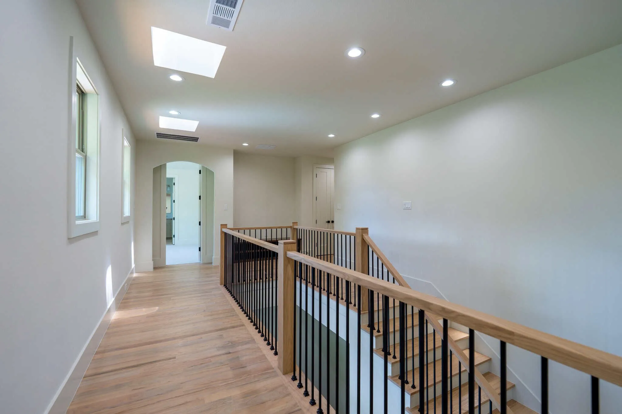 Single Family Residence For Sale in Dallas County , 3250 Lancelot Drive, Dallas, Texas 75229, 5 Bedroom, 7 Bathroom, 2 Garage spaces, 4,667 Sqft, built in 2024, mls#21369245, Real Estate Agent in Dallas, Homes For Sale in Dallas county, Homes For Sale in Dallas, Realtor in Dallas Texas, Real Estate Brokerage Independent Realty Texas, Luminita Cordes Realtor