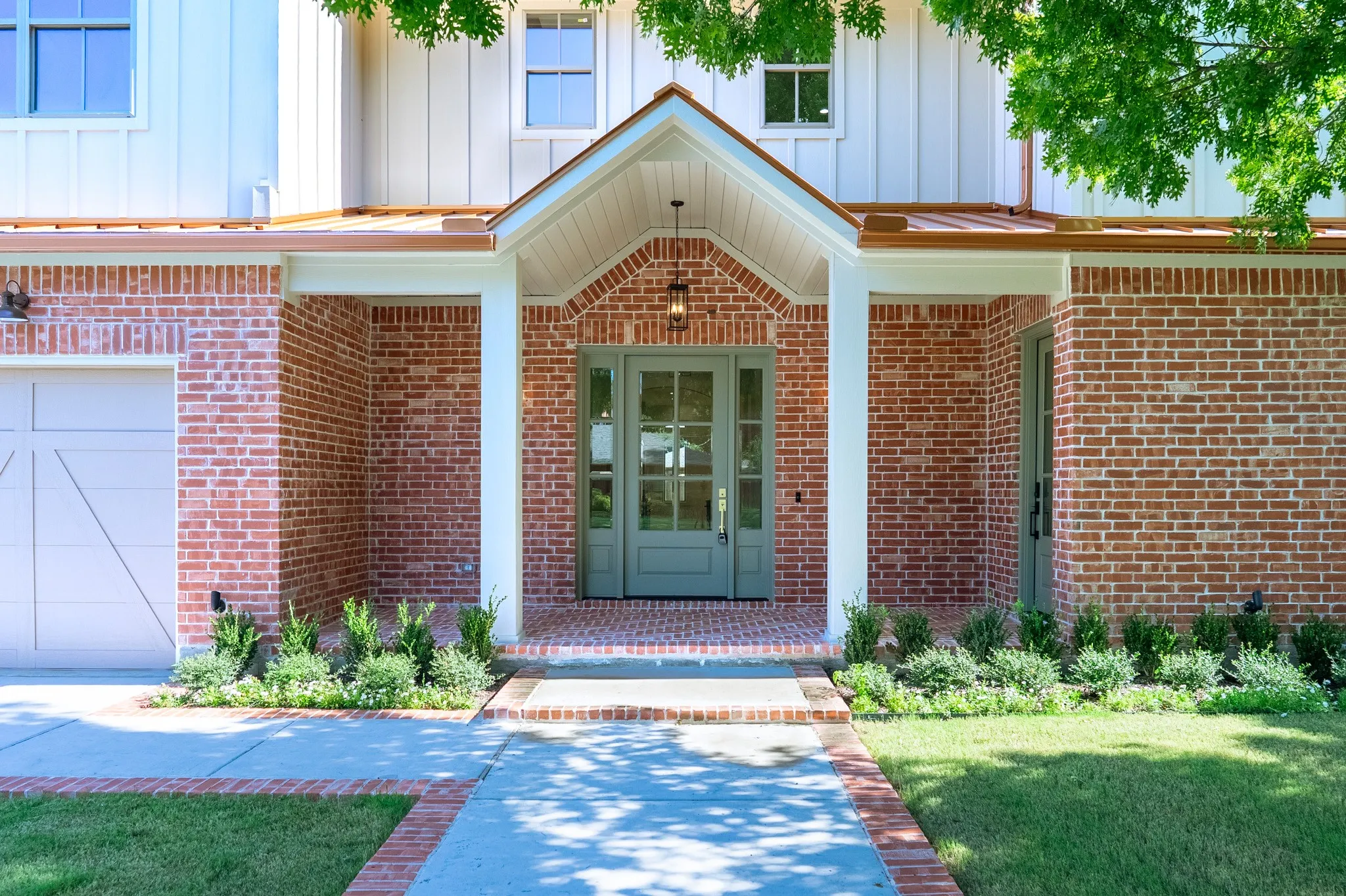 Single Family Residence For Sale in Dallas County , 3250 Lancelot Drive, Dallas, Texas 75229, 5 Bedroom, 7 Bathroom, 2 Garage spaces, 4,667 Sqft, built in 2024, mls#21369245, Real Estate Agent in Dallas, Homes For Sale in Dallas county, Homes For Sale in Dallas, Realtor in Dallas Texas, Real Estate Brokerage Independent Realty Texas, Luminita Cordes Realtor