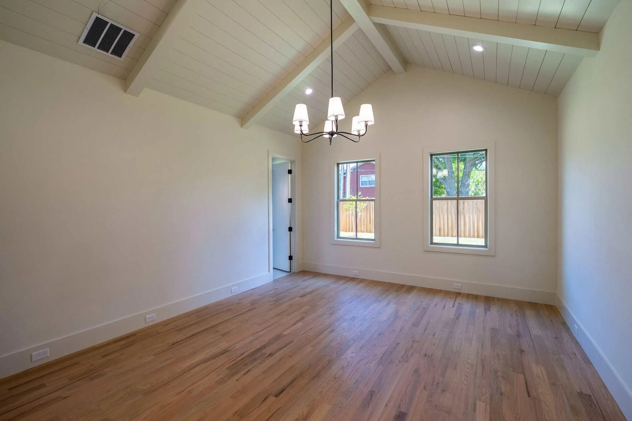 Single Family Residence For Sale in Dallas County , 3250 Lancelot Drive, Dallas, Texas 75229, 5 Bedroom, 7 Bathroom, 2 Garage spaces, 4,667 Sqft, built in 2024, mls#21369245, Real Estate Agent in Dallas, Homes For Sale in Dallas county, Homes For Sale in Dallas, Realtor in Dallas Texas, Real Estate Brokerage Independent Realty Texas, Luminita Cordes Realtor