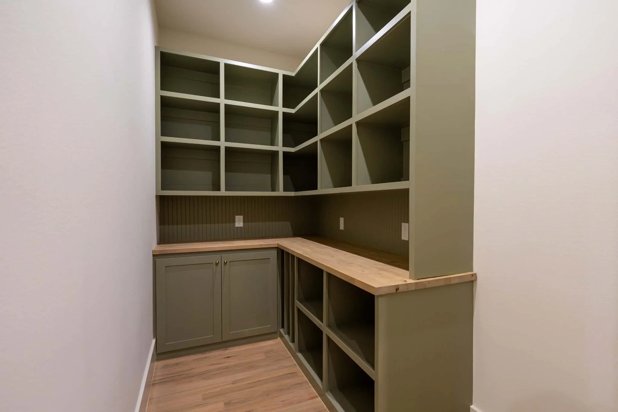Single Family Residence For Sale in Dallas County , 3250 Lancelot Drive, Dallas, Texas 75229, 5 Bedroom, 7 Bathroom, 2 Garage spaces, 4,667 Sqft, built in 2024, mls#21369245, Real Estate Agent in Dallas, Homes For Sale in Dallas county, Homes For Sale in Dallas, Realtor in Dallas Texas, Real Estate Brokerage Independent Realty Texas, Luminita Cordes Realtor
