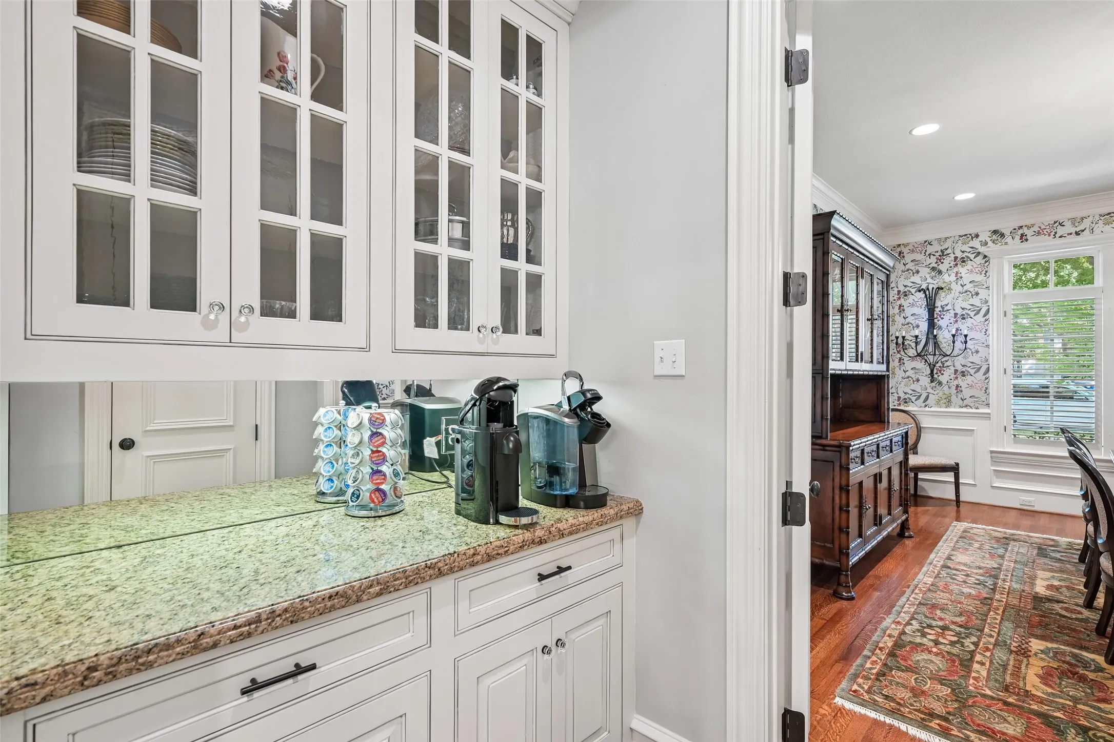 Single Family Residence For Sale in Dallas County , 3133 Purdue Avenue, University Park, Texas 75225, 5 Bedroom, 8 Bathroom, 2 Garage spaces, 6,376 Sqft, built in 2001, mls#21372986, Real Estate Agent in University Park, Homes For Sale in Dallas county, Homes For Sale in University Park, Realtor in University Park Texas, Real Estate Brokerage Independent Realty Texas, Luminita Cordes Realtor